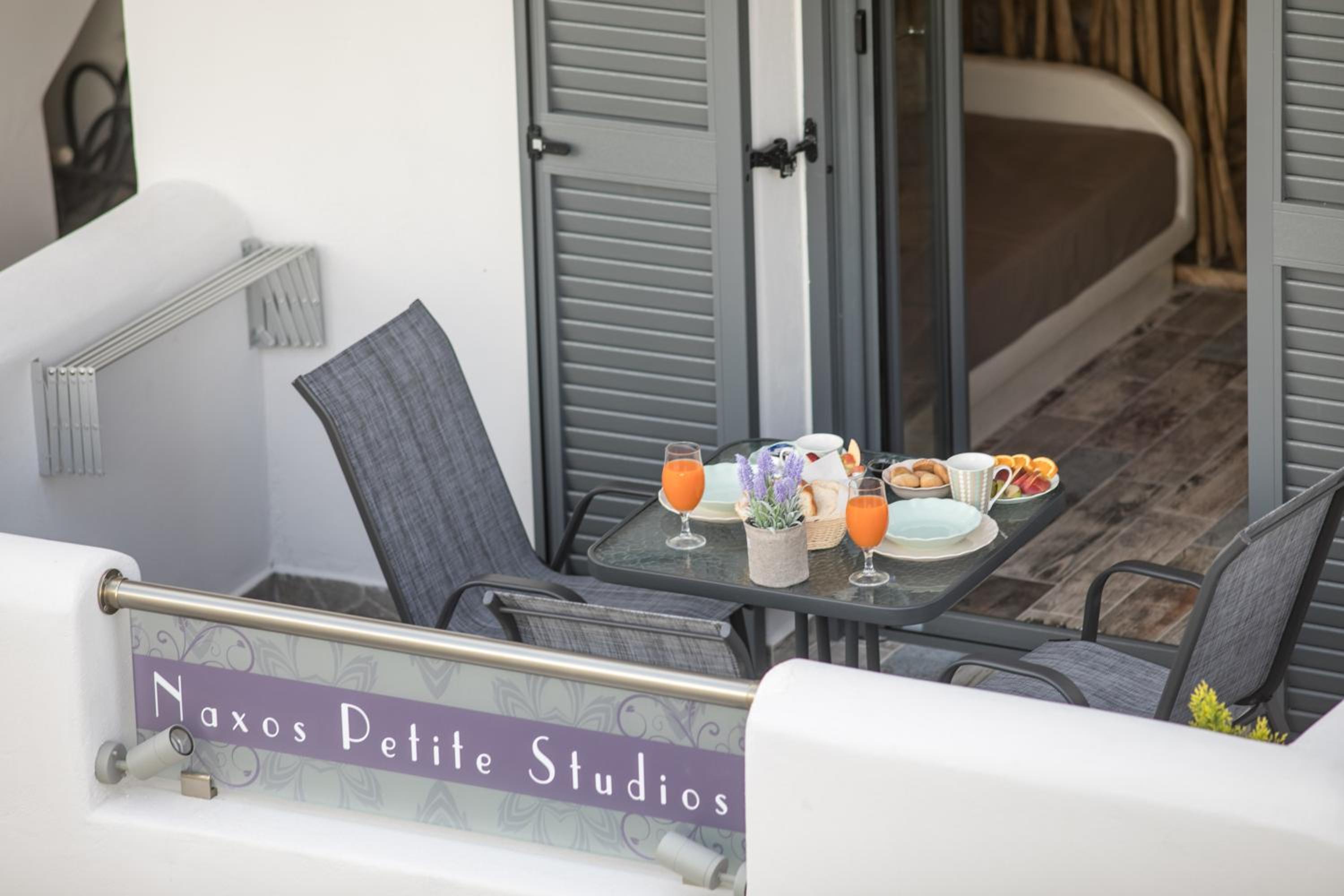 Naxos Petite Studios