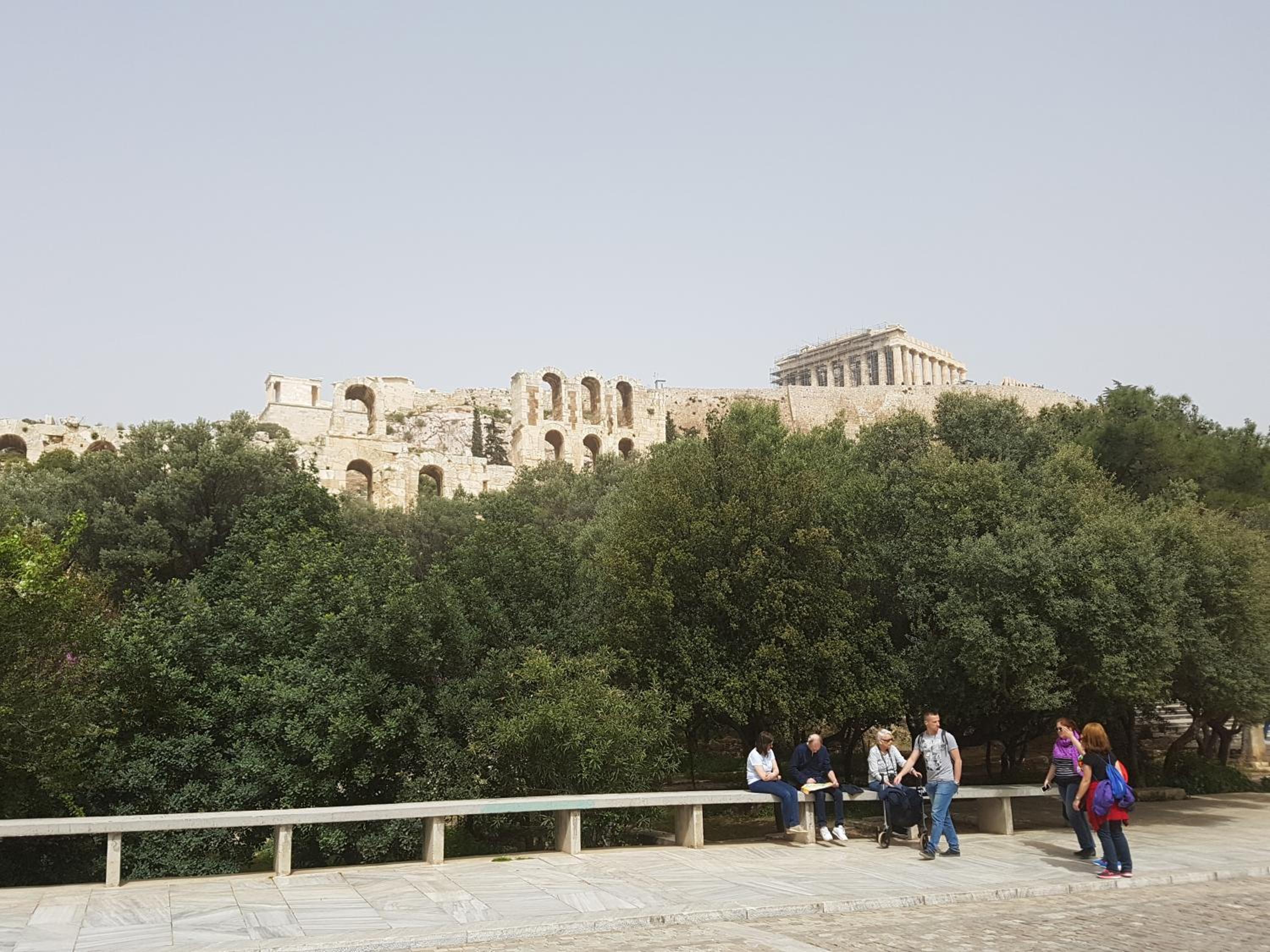 JOHN BEAUTY 50m2, METRO and ACROPOLIS 5'