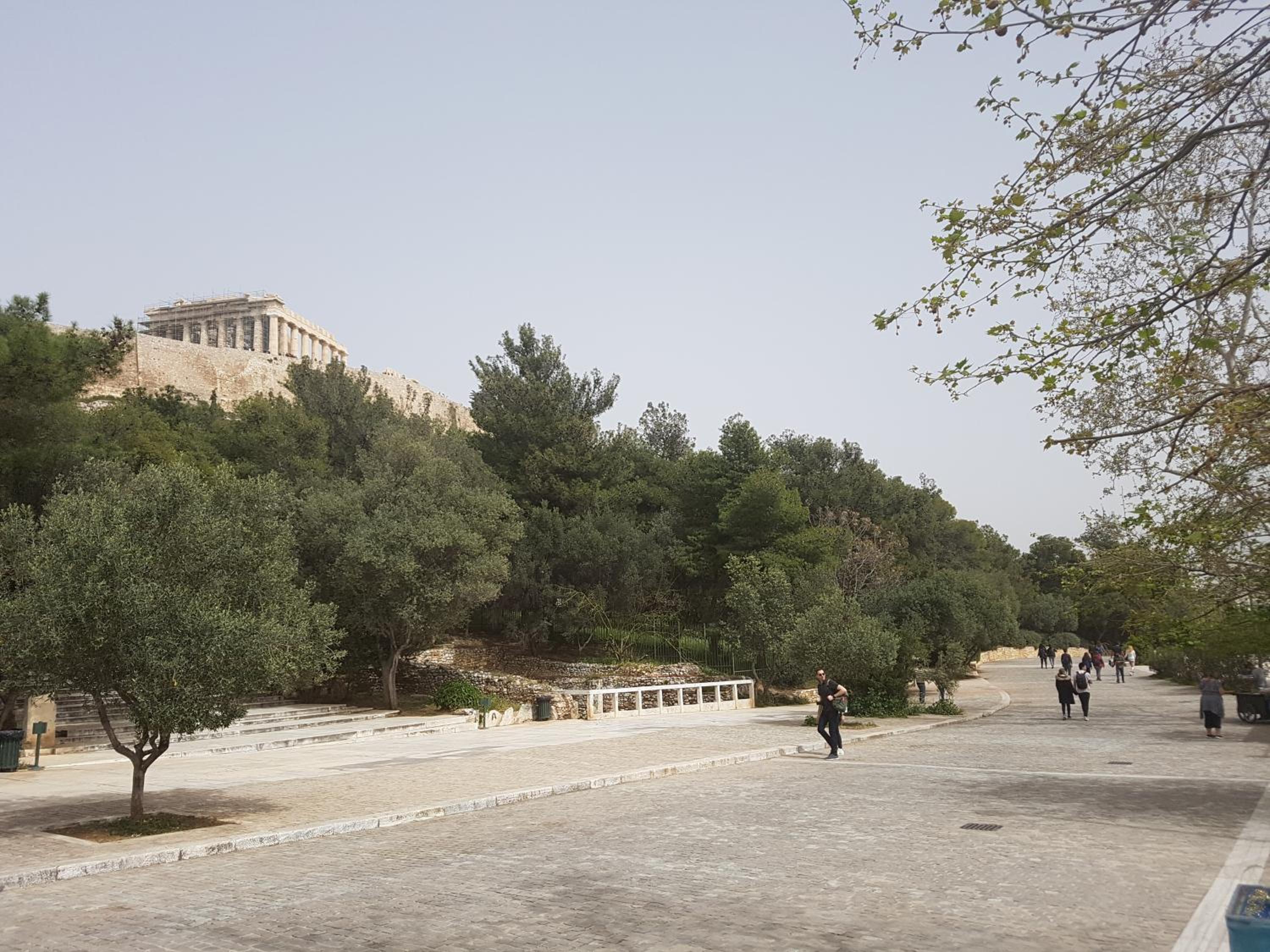 JOHN BEAUTY 50m2, METRO and ACROPOLIS 5'