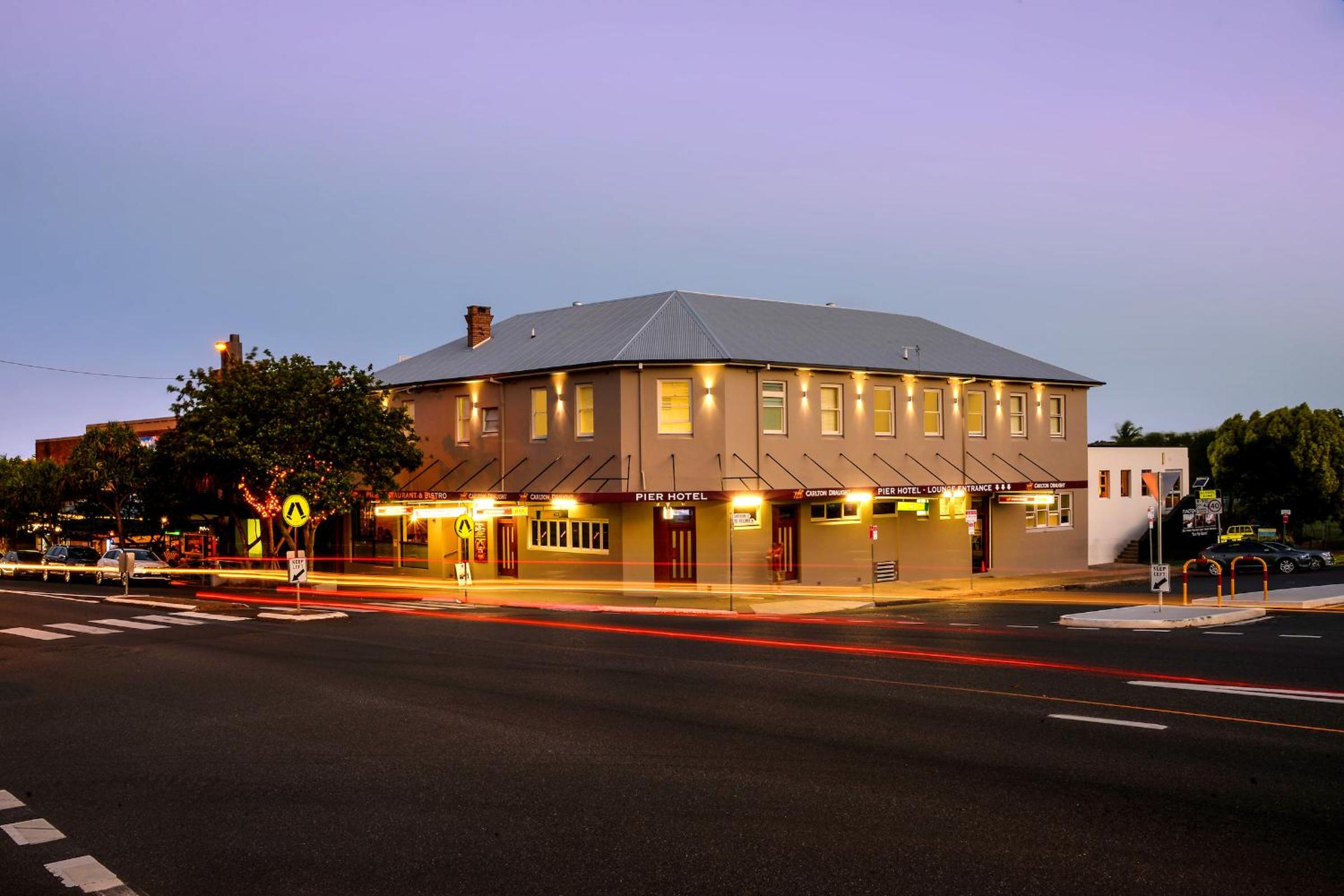 Hotel Pier Hotel Coffs Harbour - Image 1