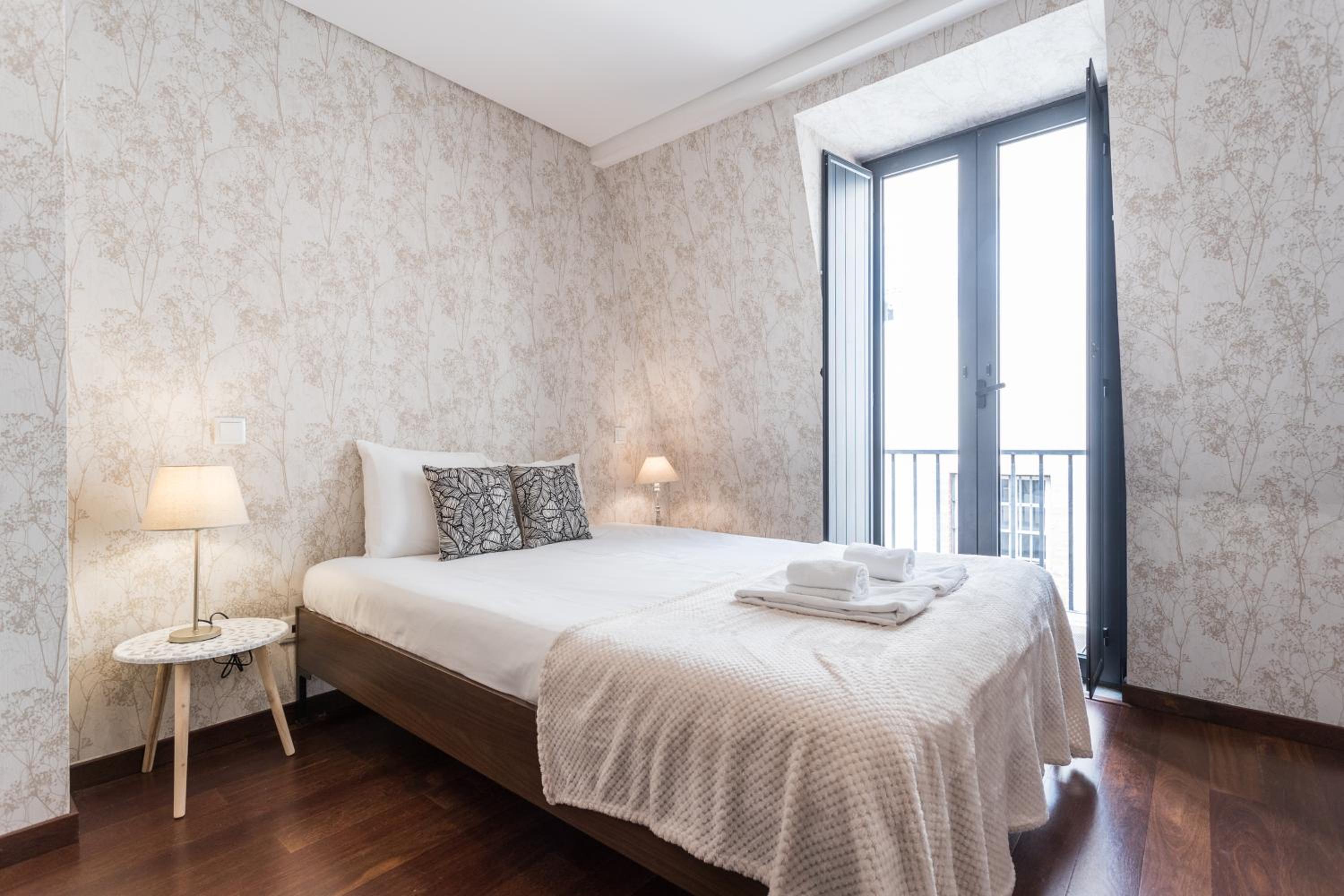 Rossio Penthouse Three-Bedroom Apartment w/ River View and Parking - by LU Holidays