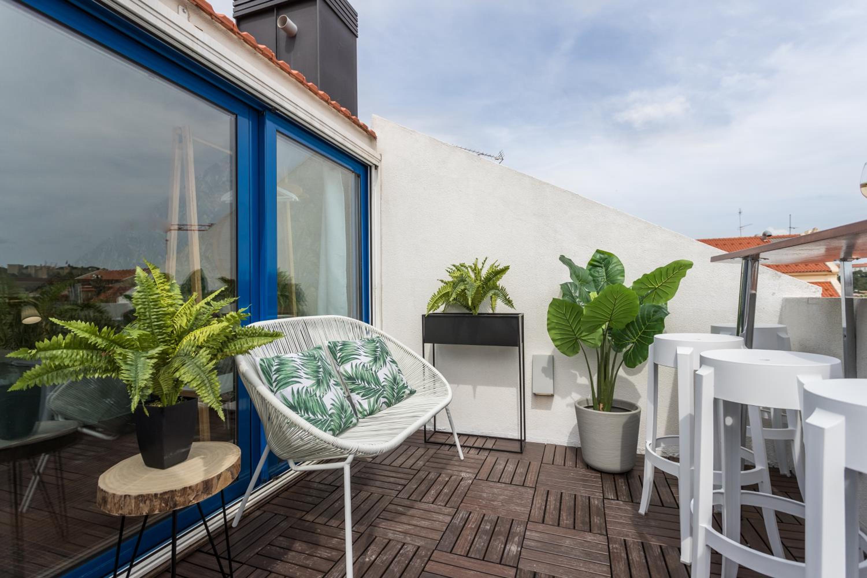 Rossio Penthouse Three-Bedroom Apartment w/ River View and Parking - by LU Holidays