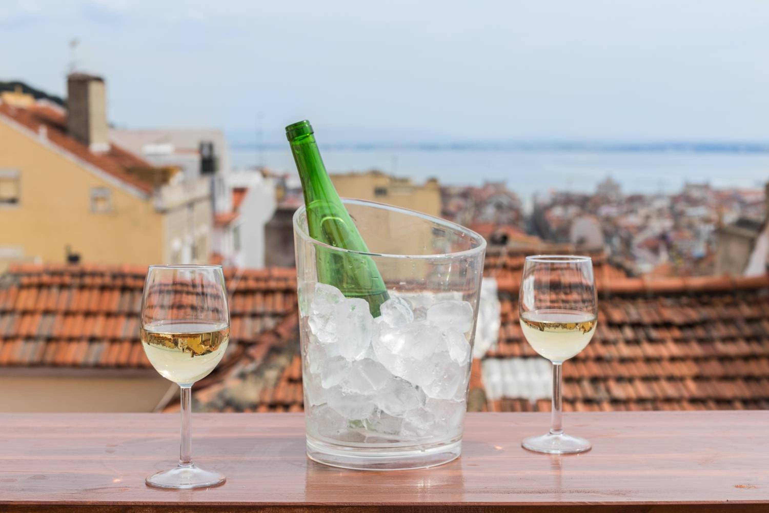 Rossio Penthouse Three-Bedroom Apartment w/ River View and Parking - by LU Holidays