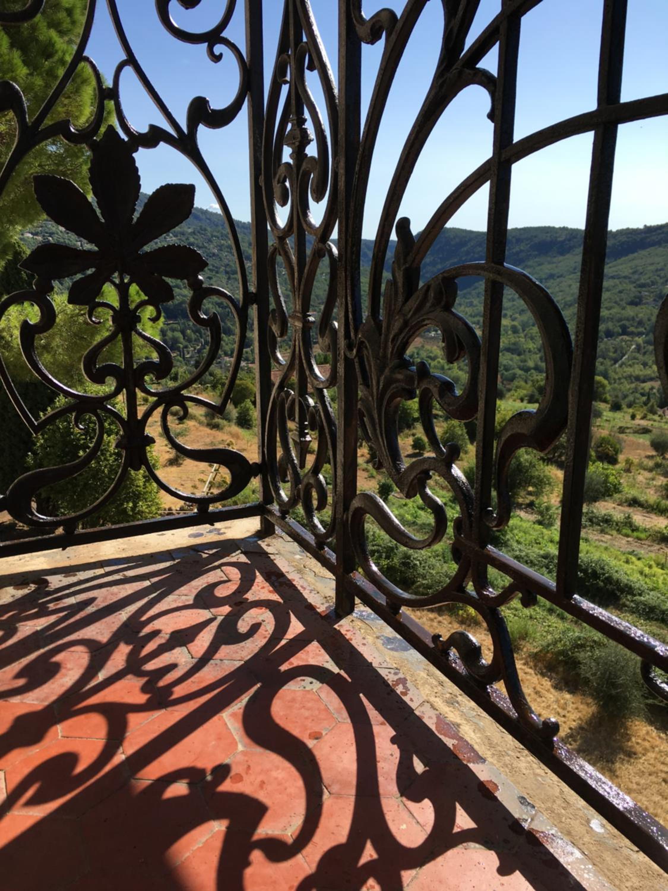 balcony