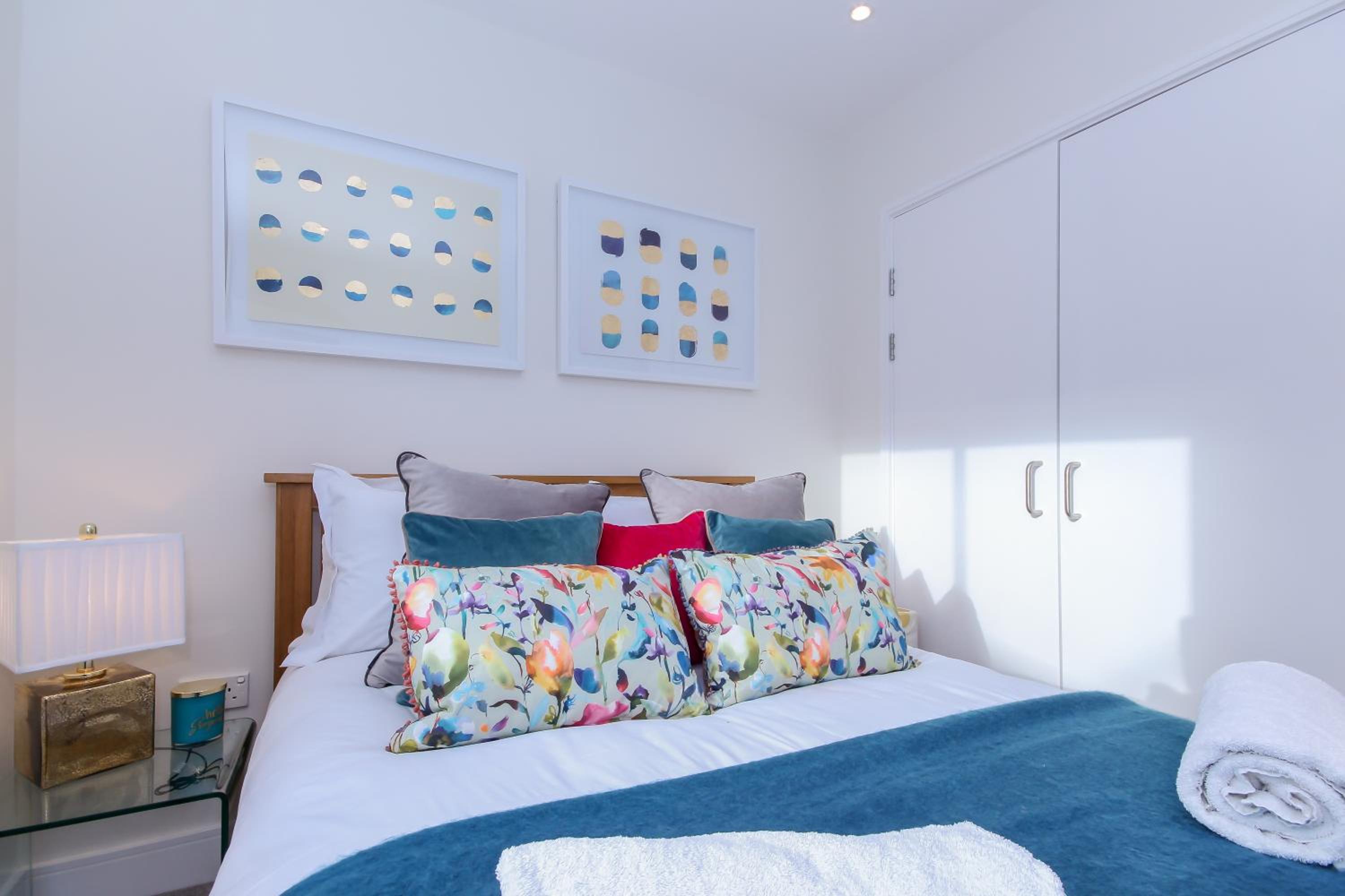 Oxfordshire Living - The Alice Apartment - Oxford view 2