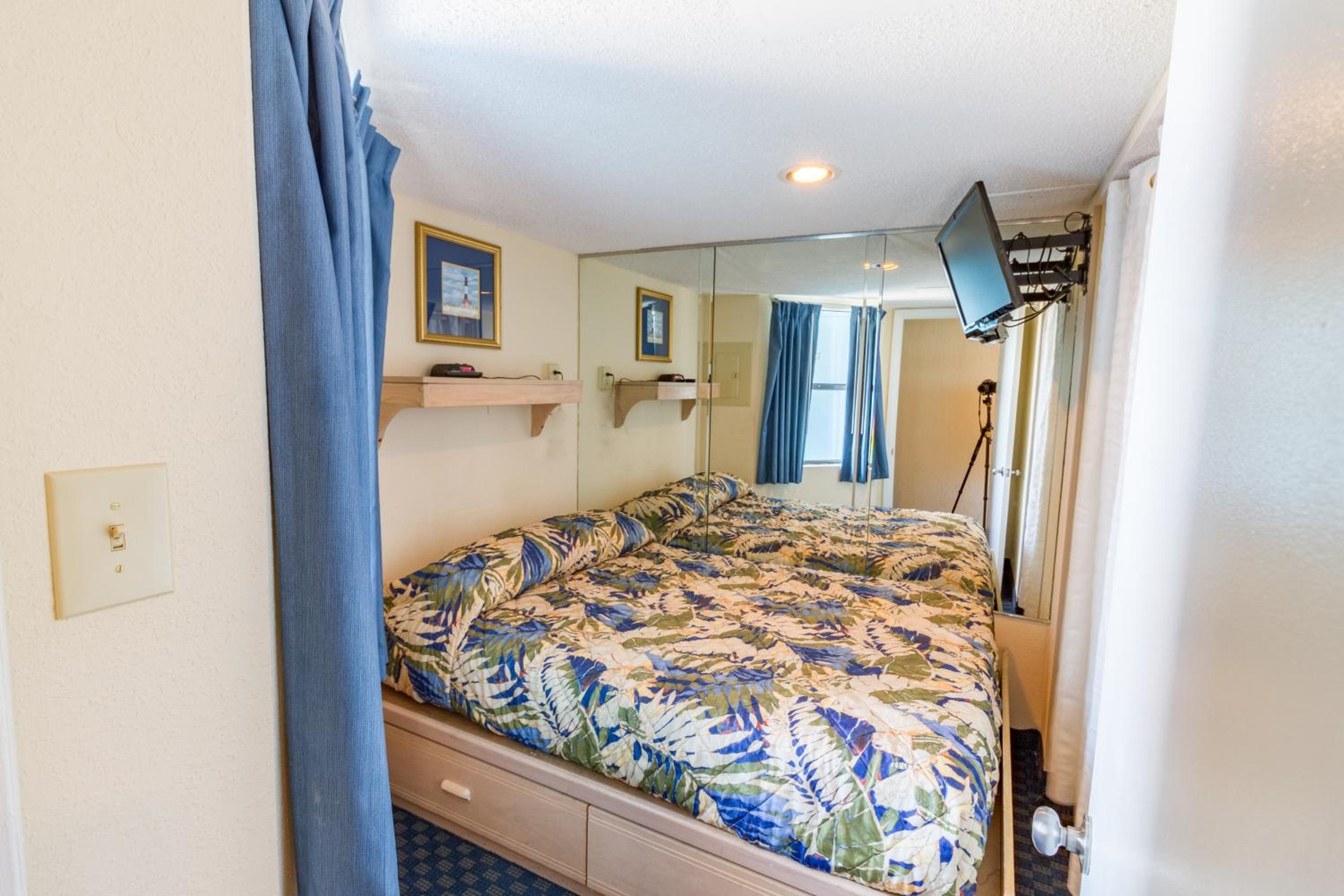 Yachtsman Oceanfront Resort