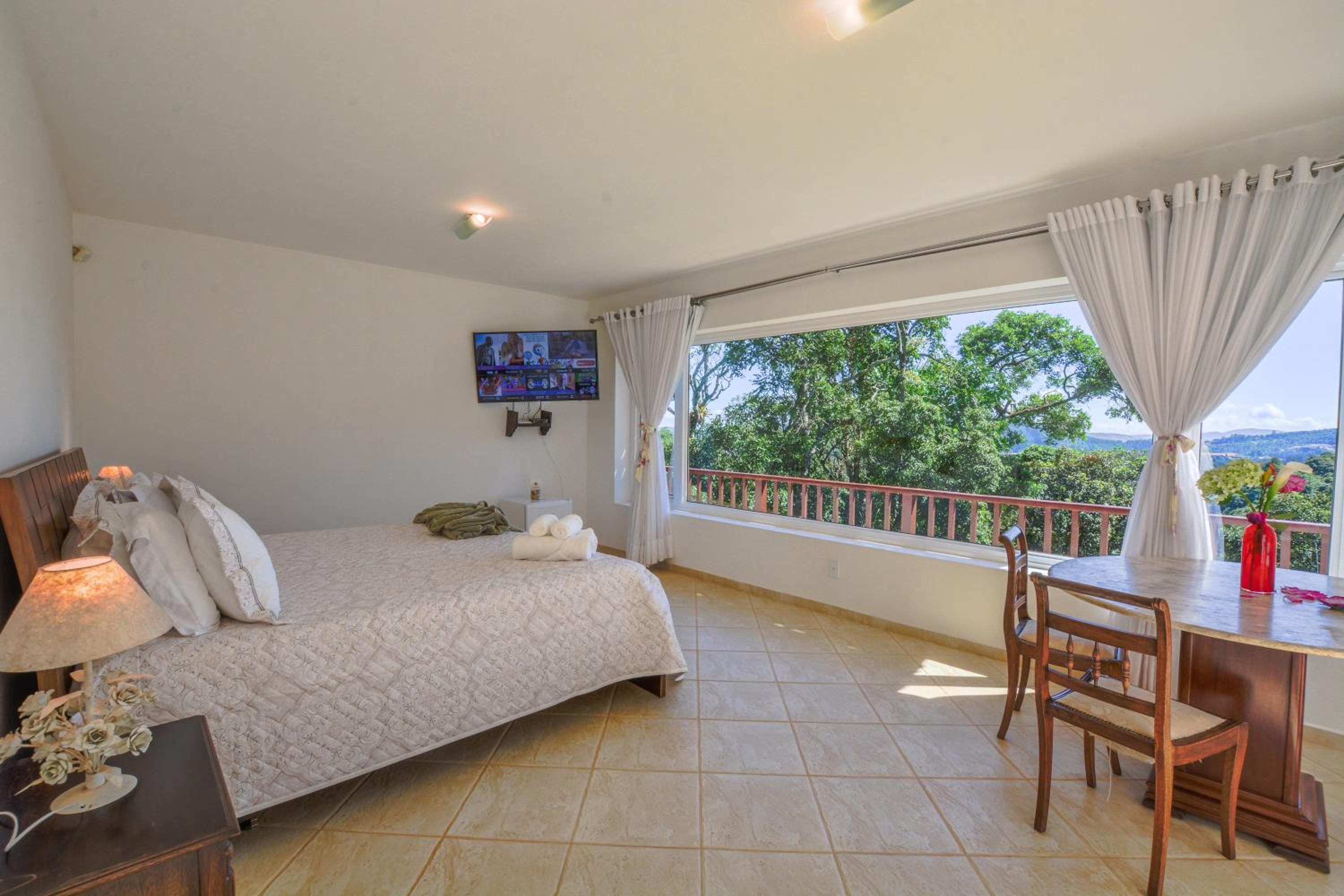 La Réserve Suites