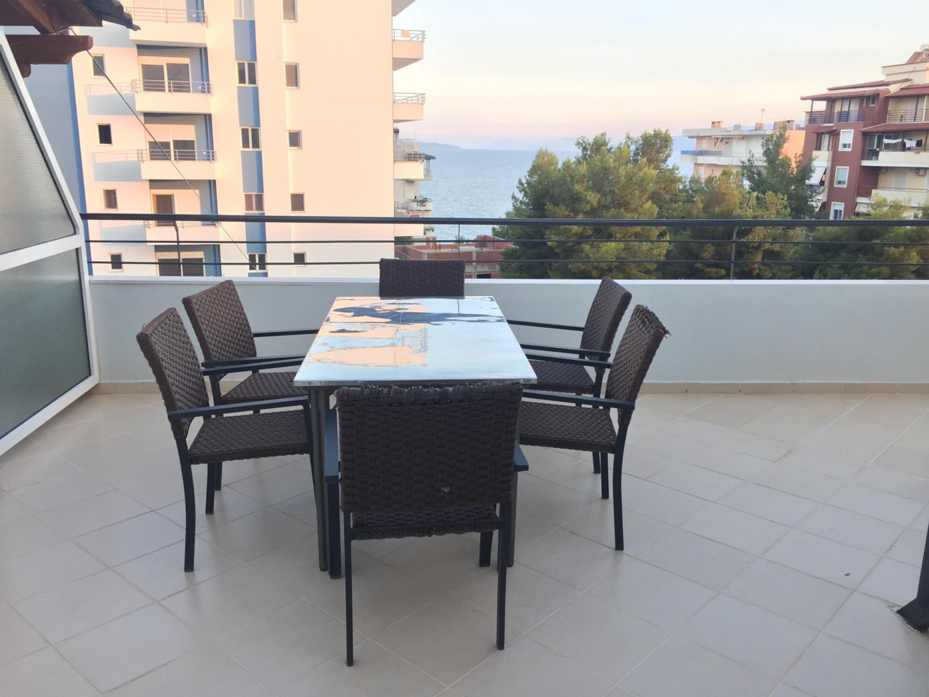 Bardhi Apts