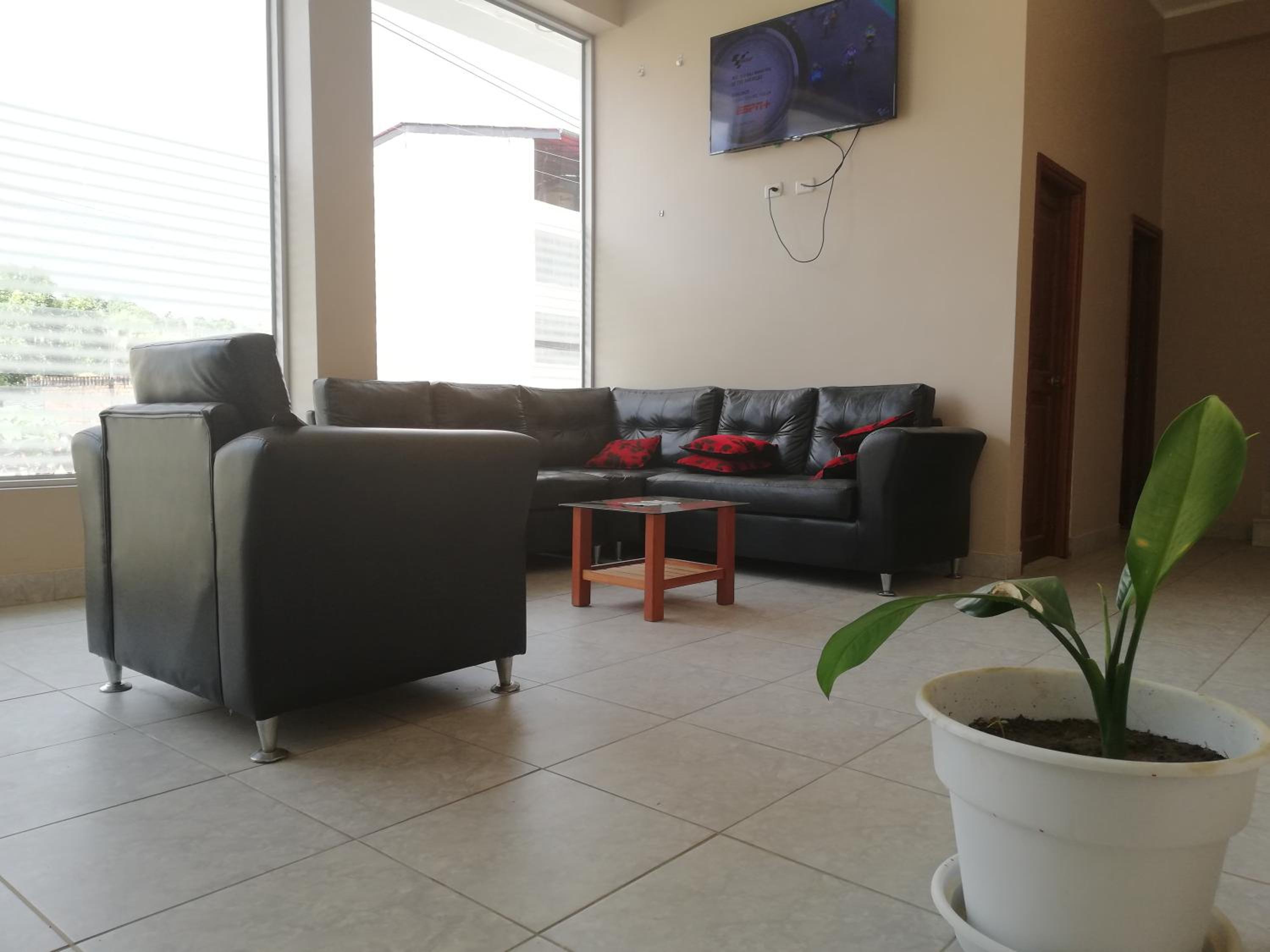 Hostal Cordillera Azul