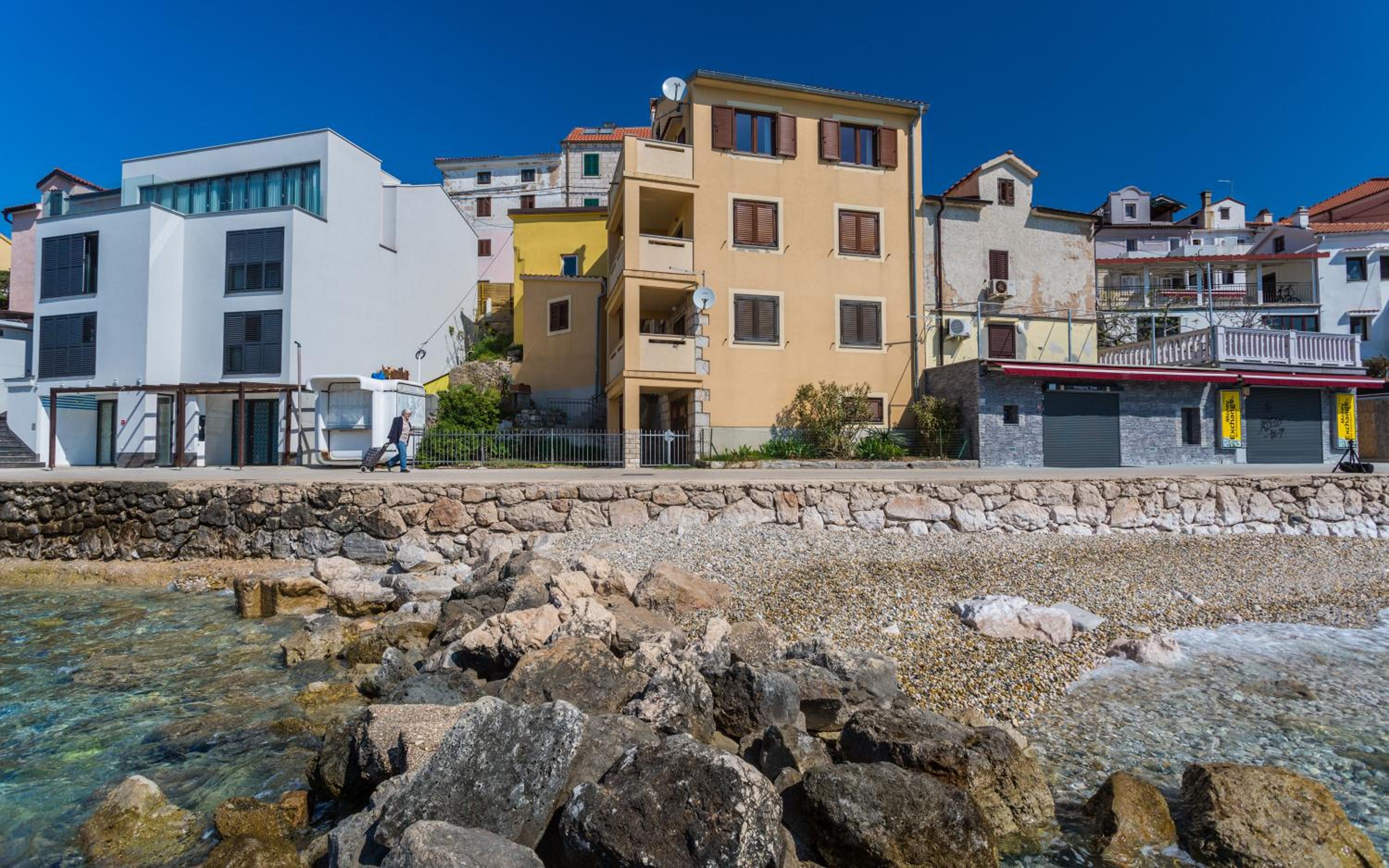 Apartment Frane view 3