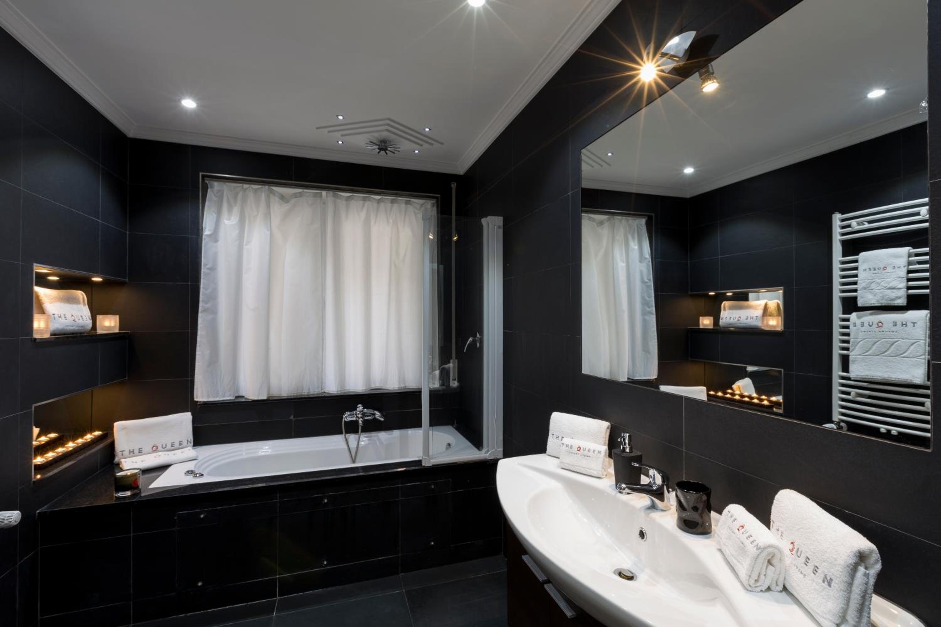 The Queen Luxury Apartments - Villa Cortina
