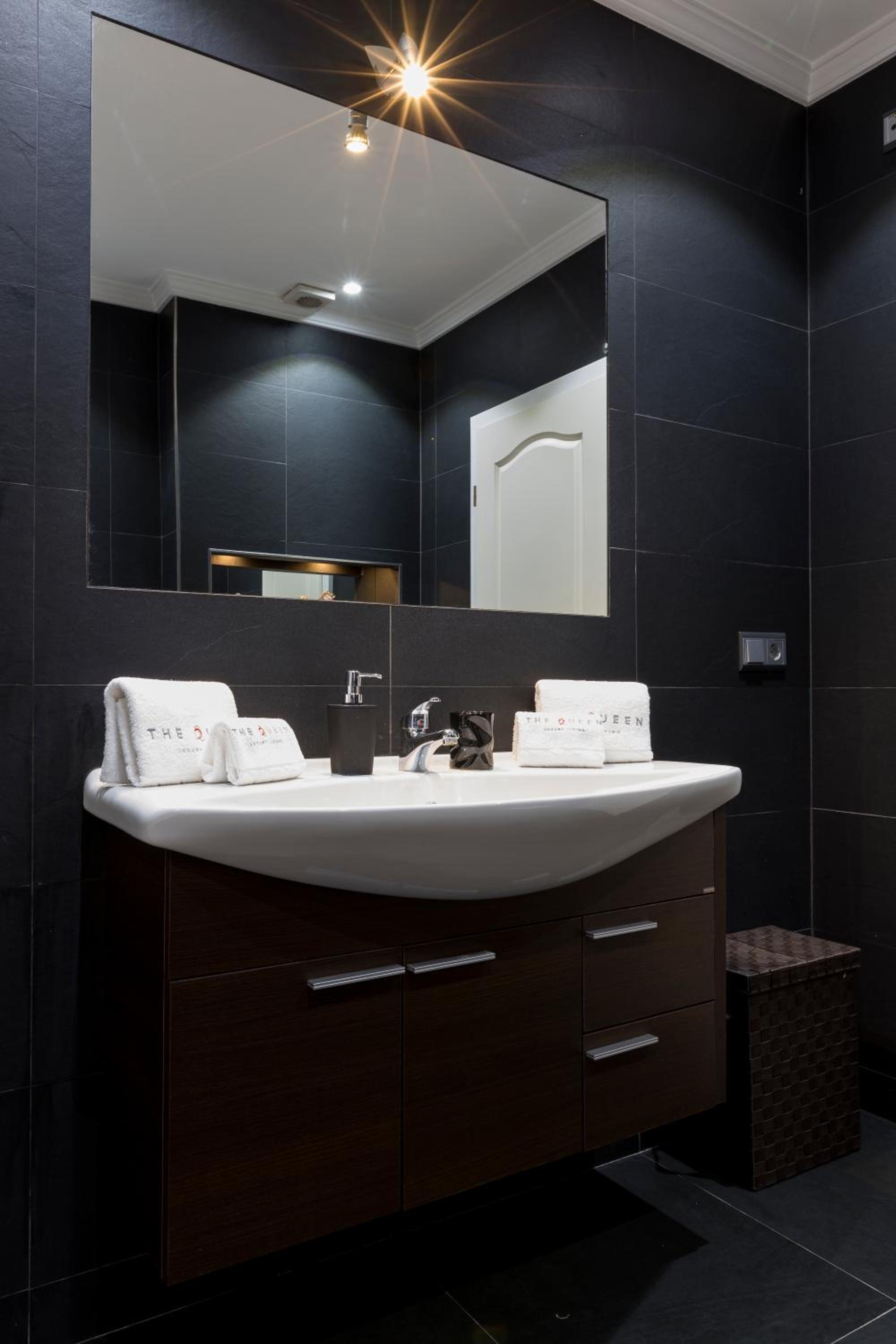 The Queen Luxury Apartments - Villa Cortina