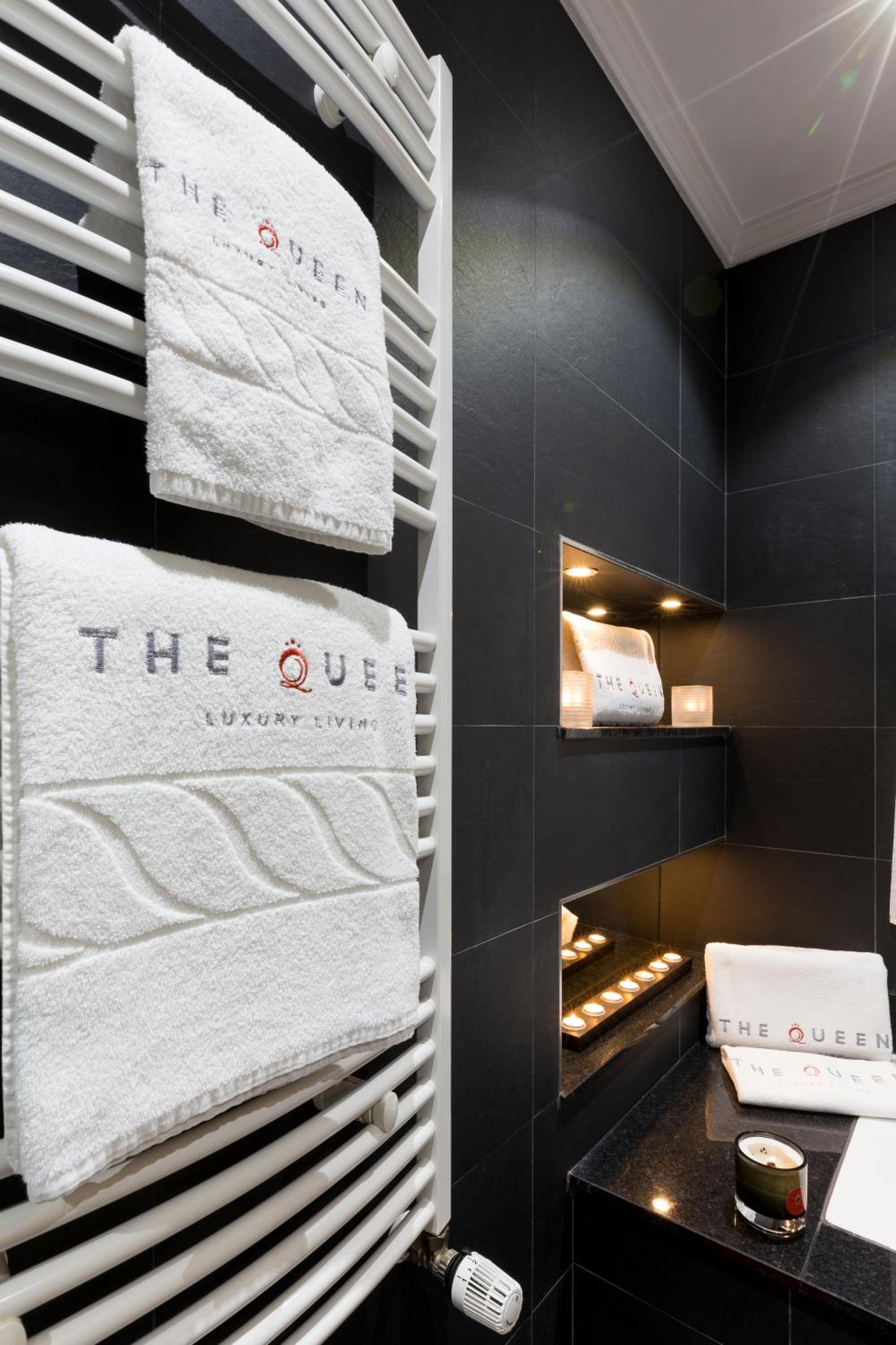 The Queen Luxury Apartments - Villa Cortina