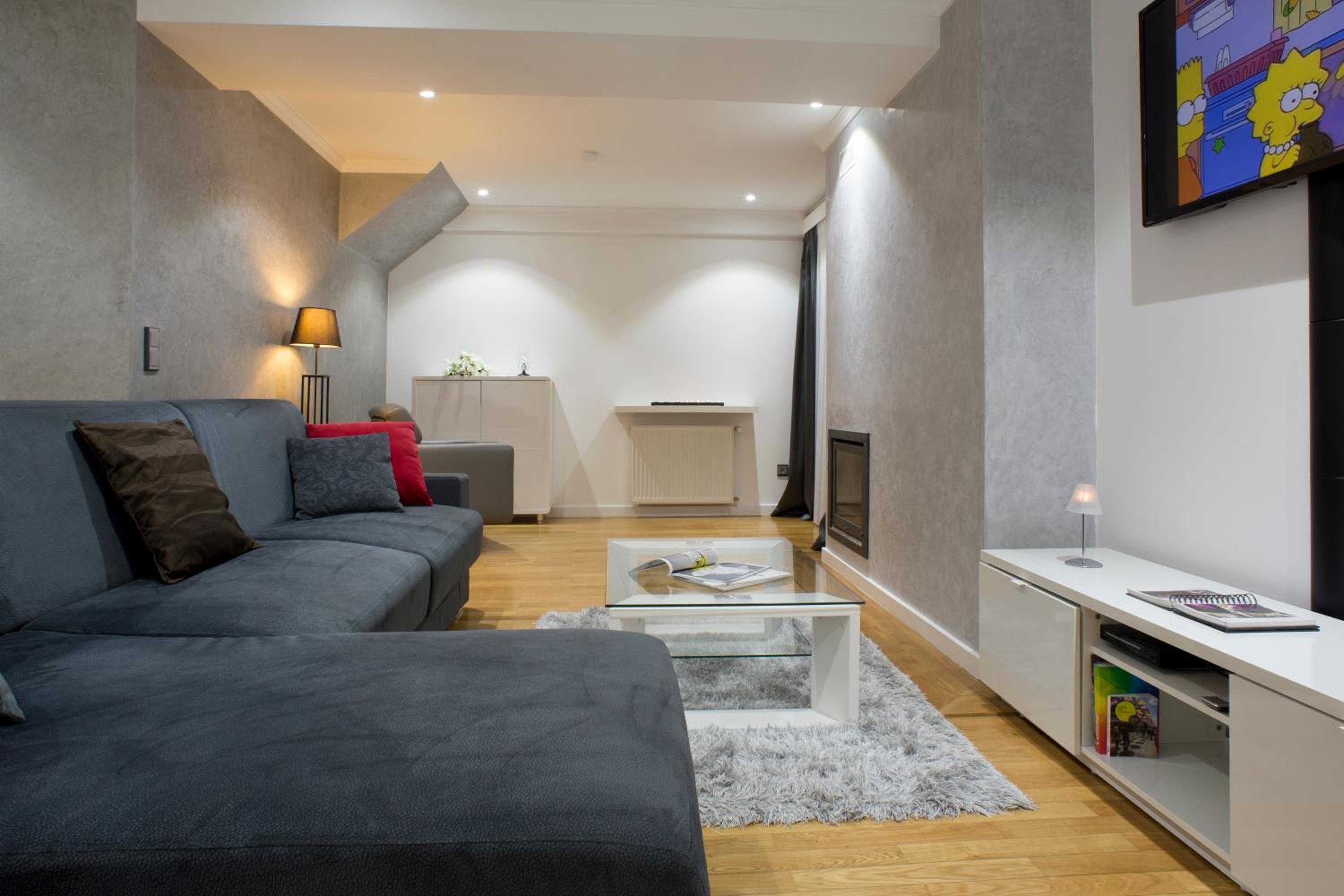 The Queen Luxury Apartments - Villa Cortina