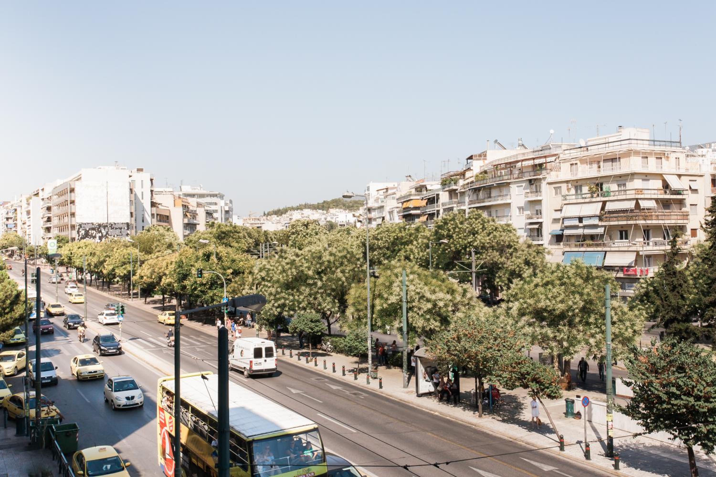 Museum of Modern Art Rooms in apartment, next to metro Suggrou Fix, walk to Acropolis