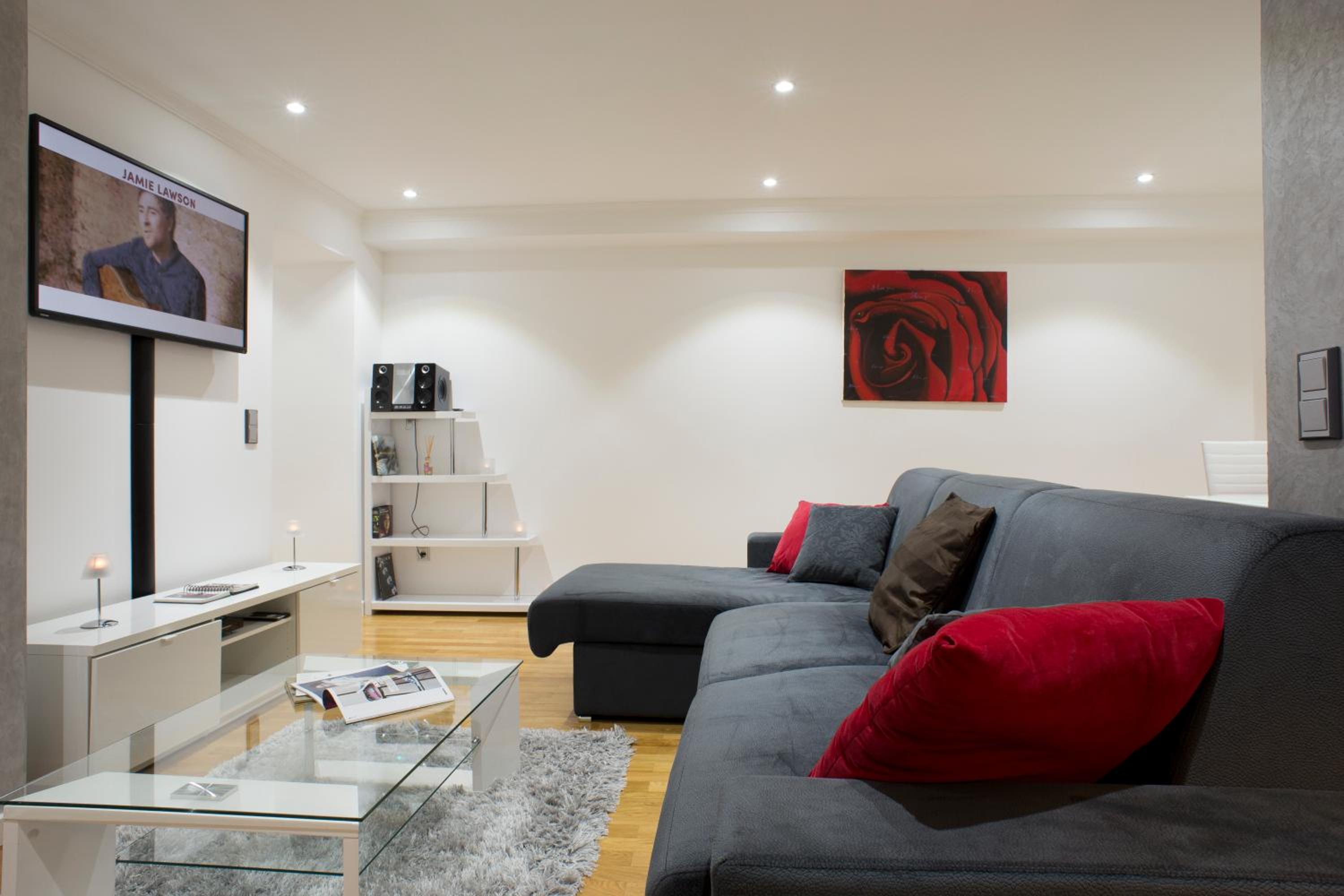 The Queen Luxury Apartments - Villa Cortina