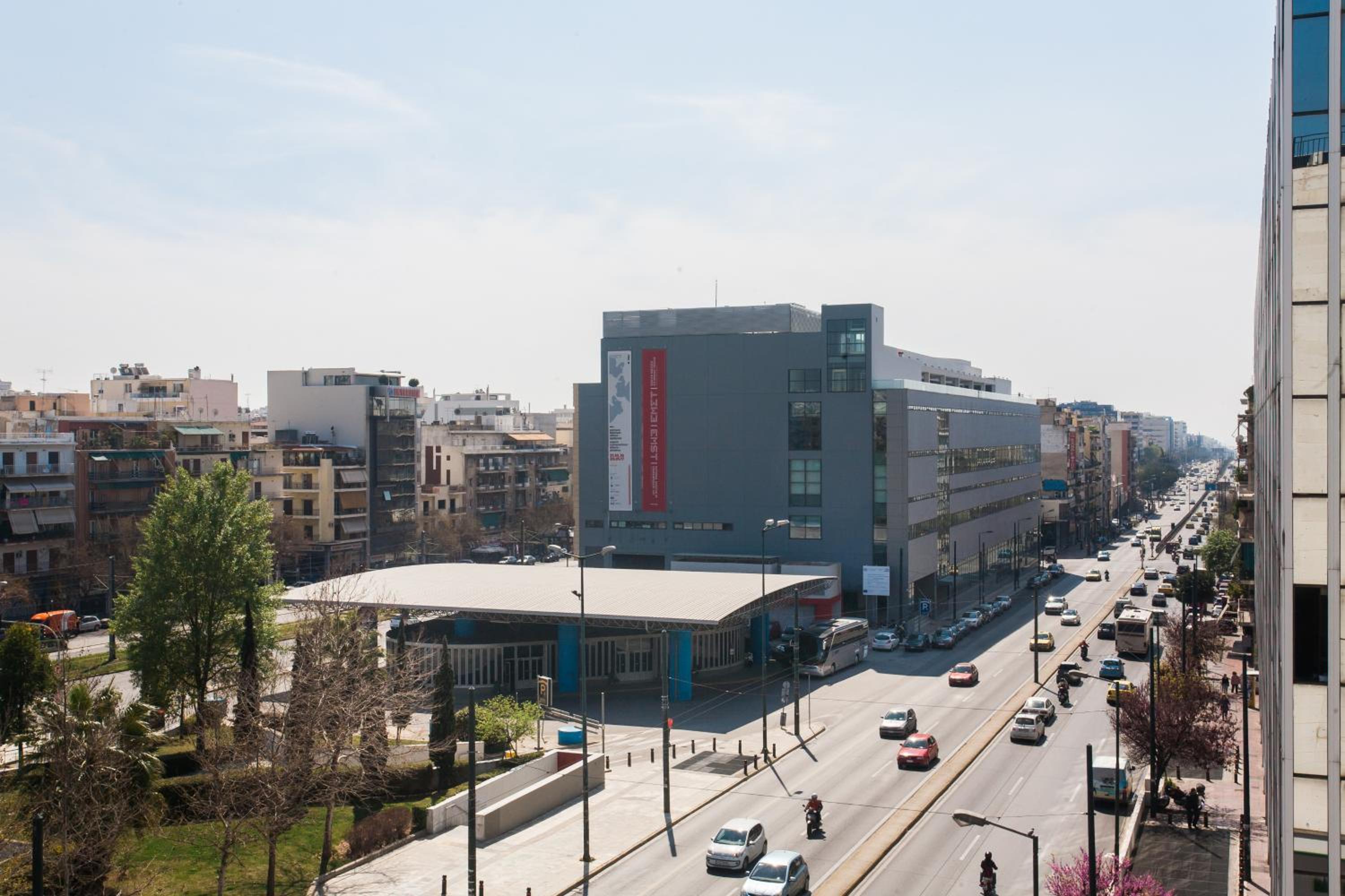 Museum of Modern Art Rooms in apartment, next to metro Suggrou Fix, walk to Acropolis