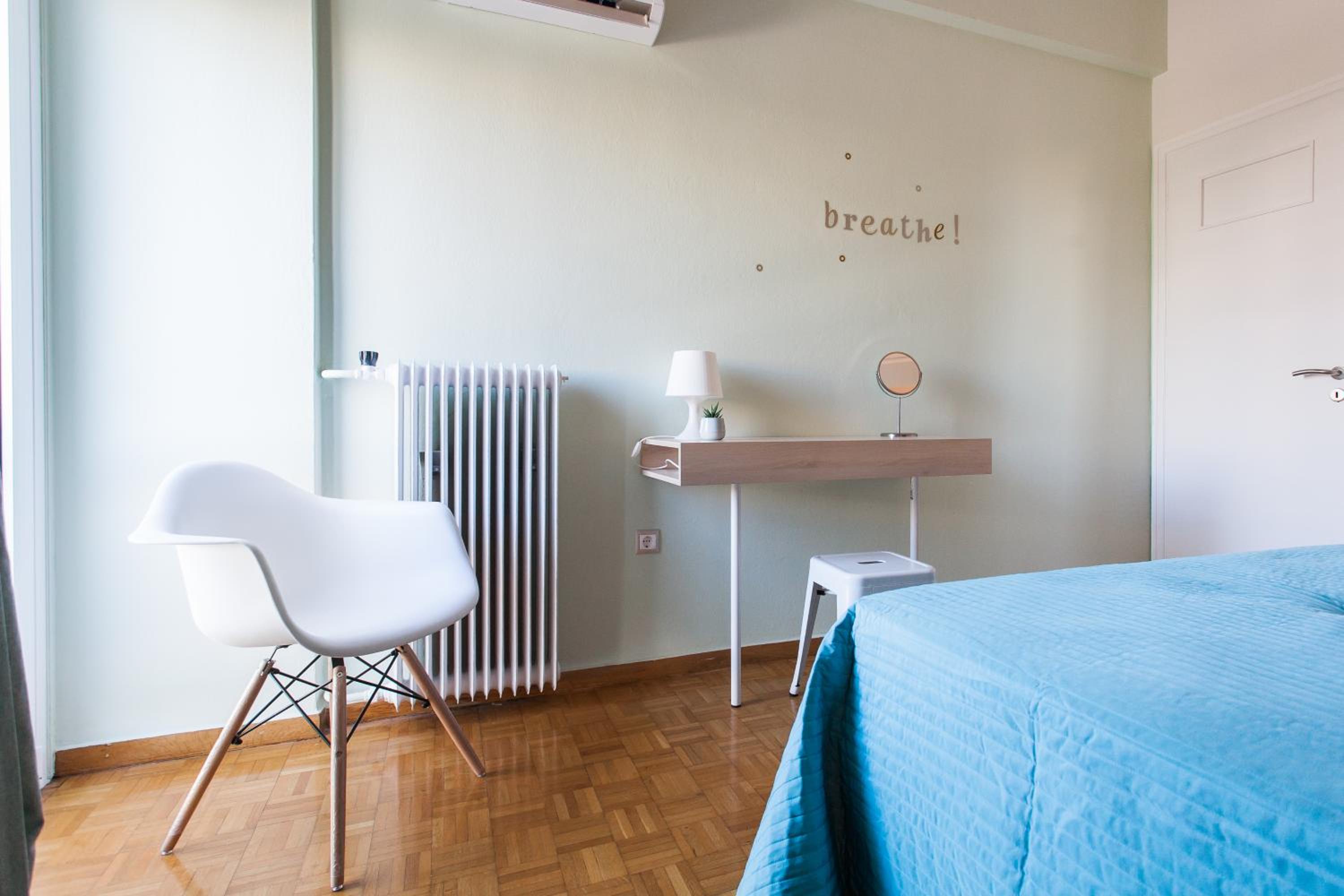 Museum of Modern Art Rooms in apartment, next to metro Suggrou Fix, walk to Acropolis