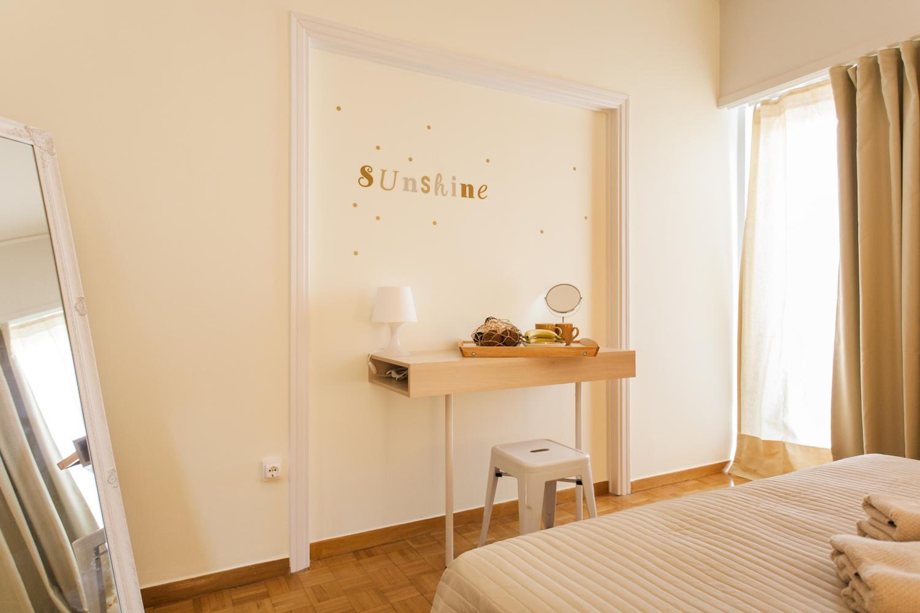 Museum of Modern Art Rooms in apartment, next to metro Suggrou Fix, walk to Acropolis