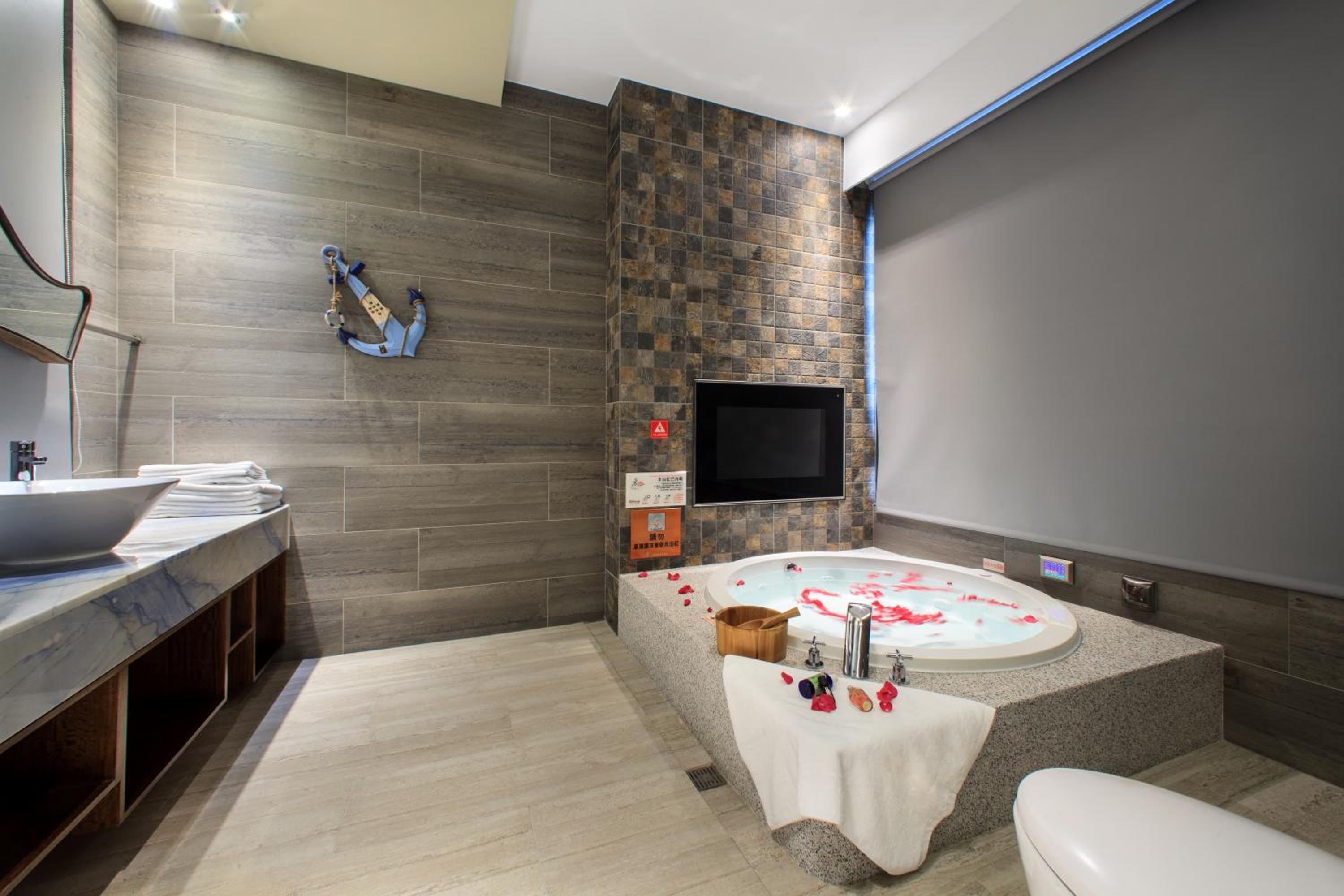 Chen He Motel