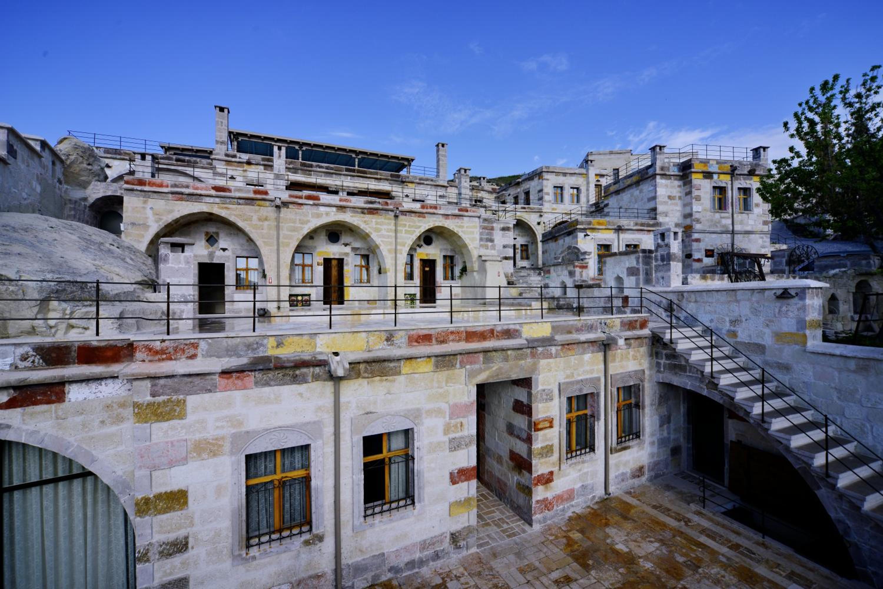 Seki Cave Suites - Image 136