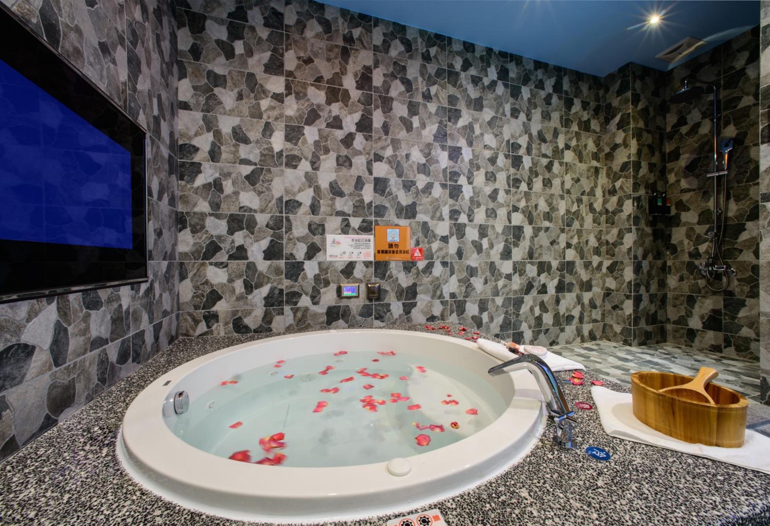 Chen He Motel