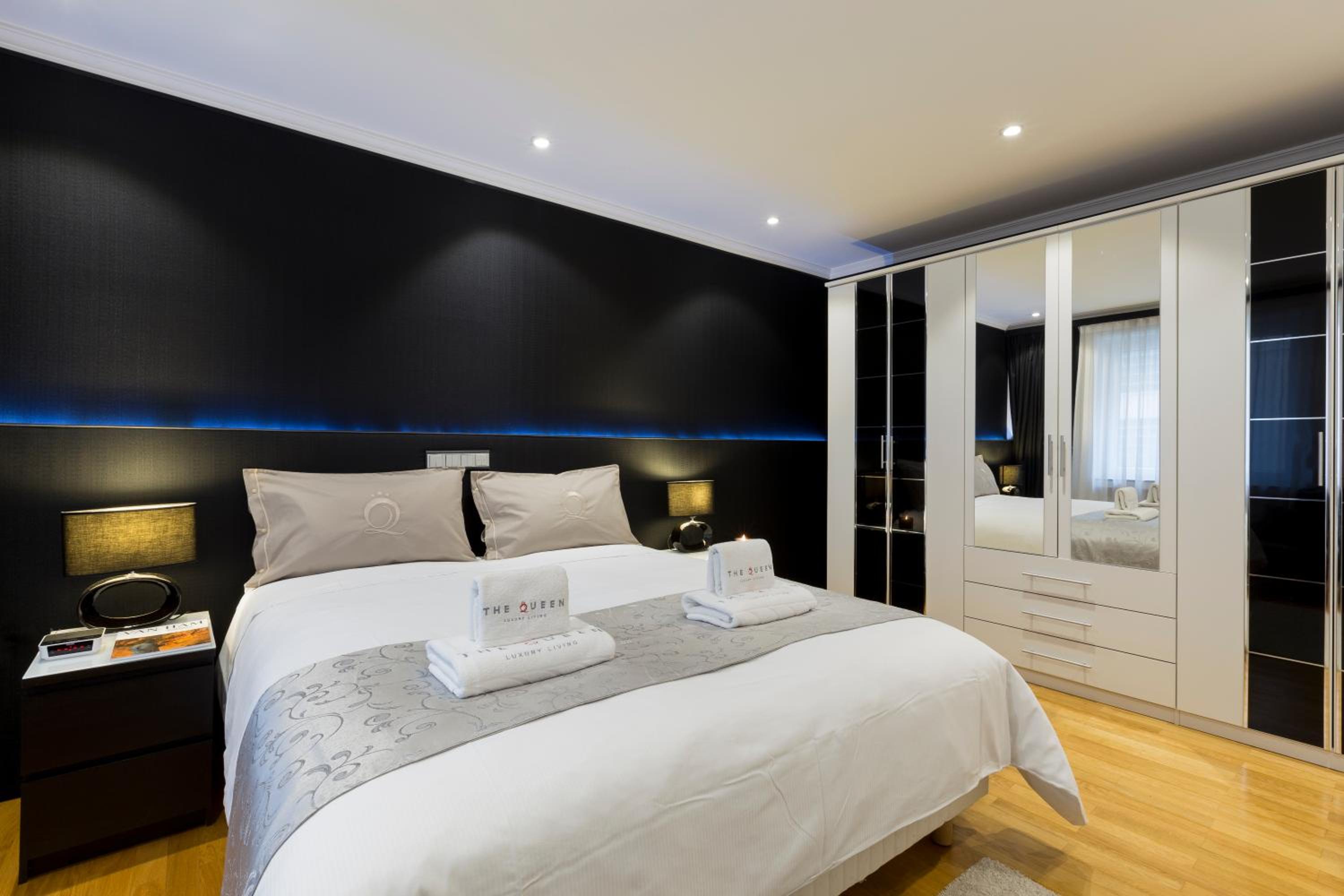 The Queen Luxury Apartments - Villa Cortina