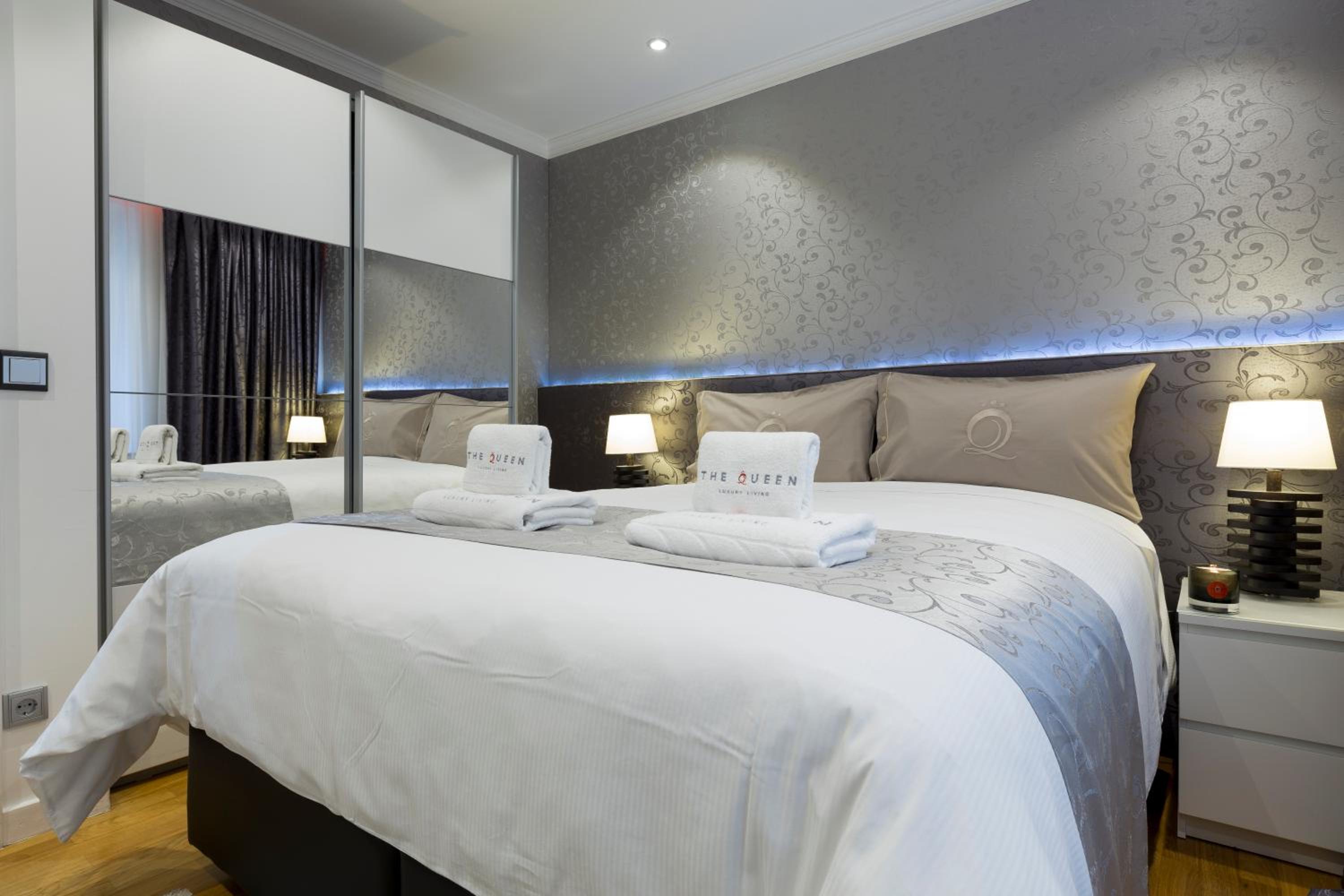 The Queen Luxury Apartments - Villa Cortina