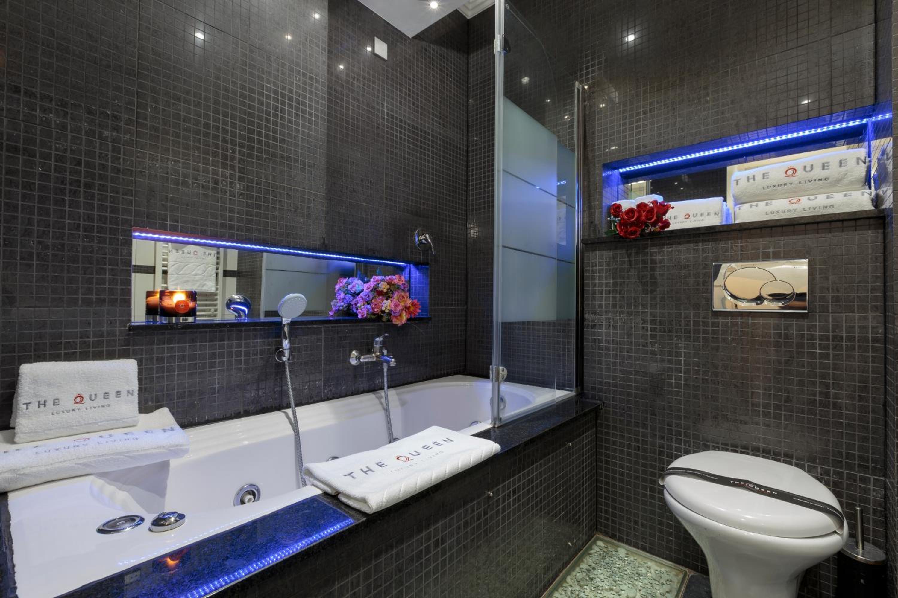 The Queen Luxury Apartments - Villa Cortina