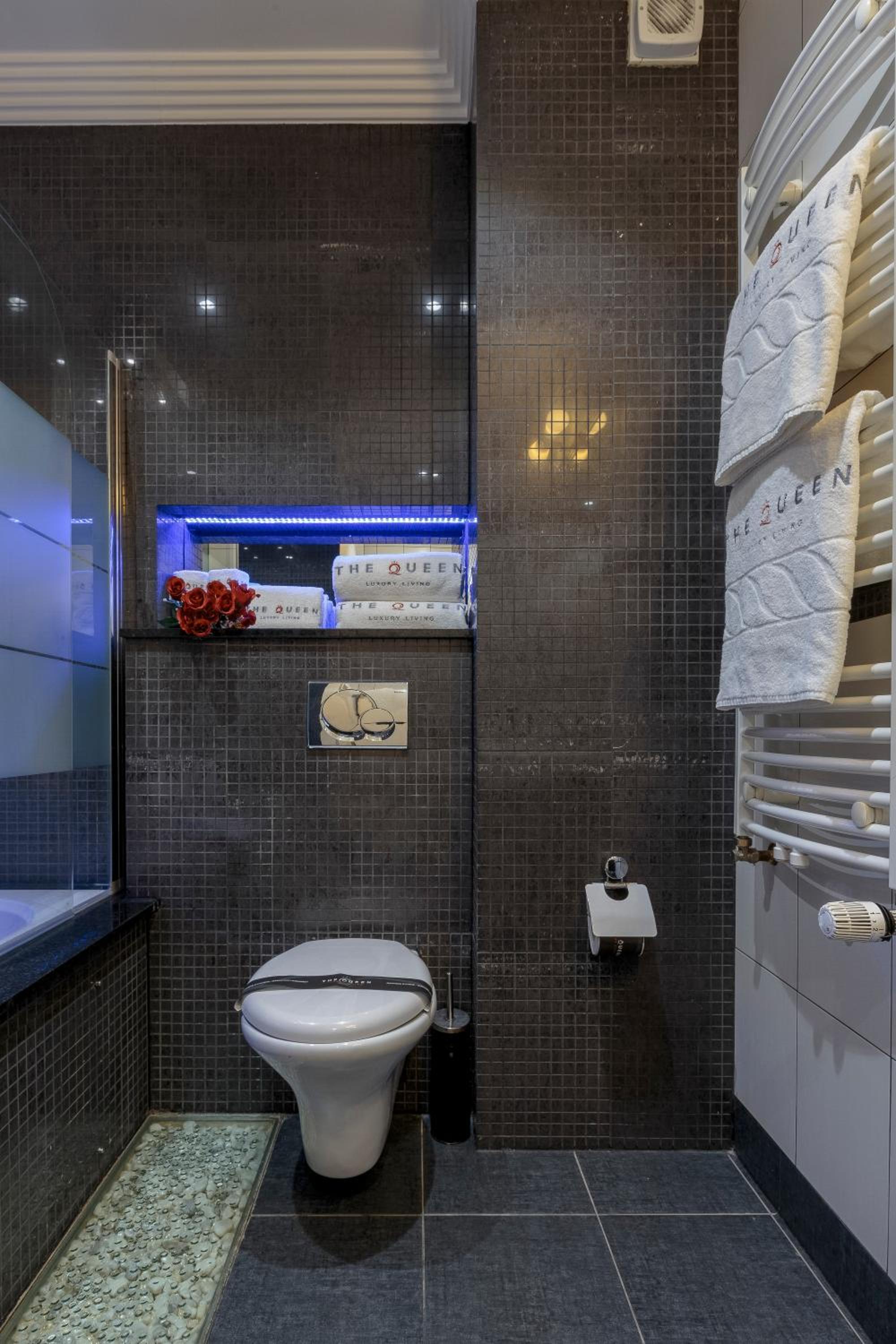 The Queen Luxury Apartments - Villa Cortina