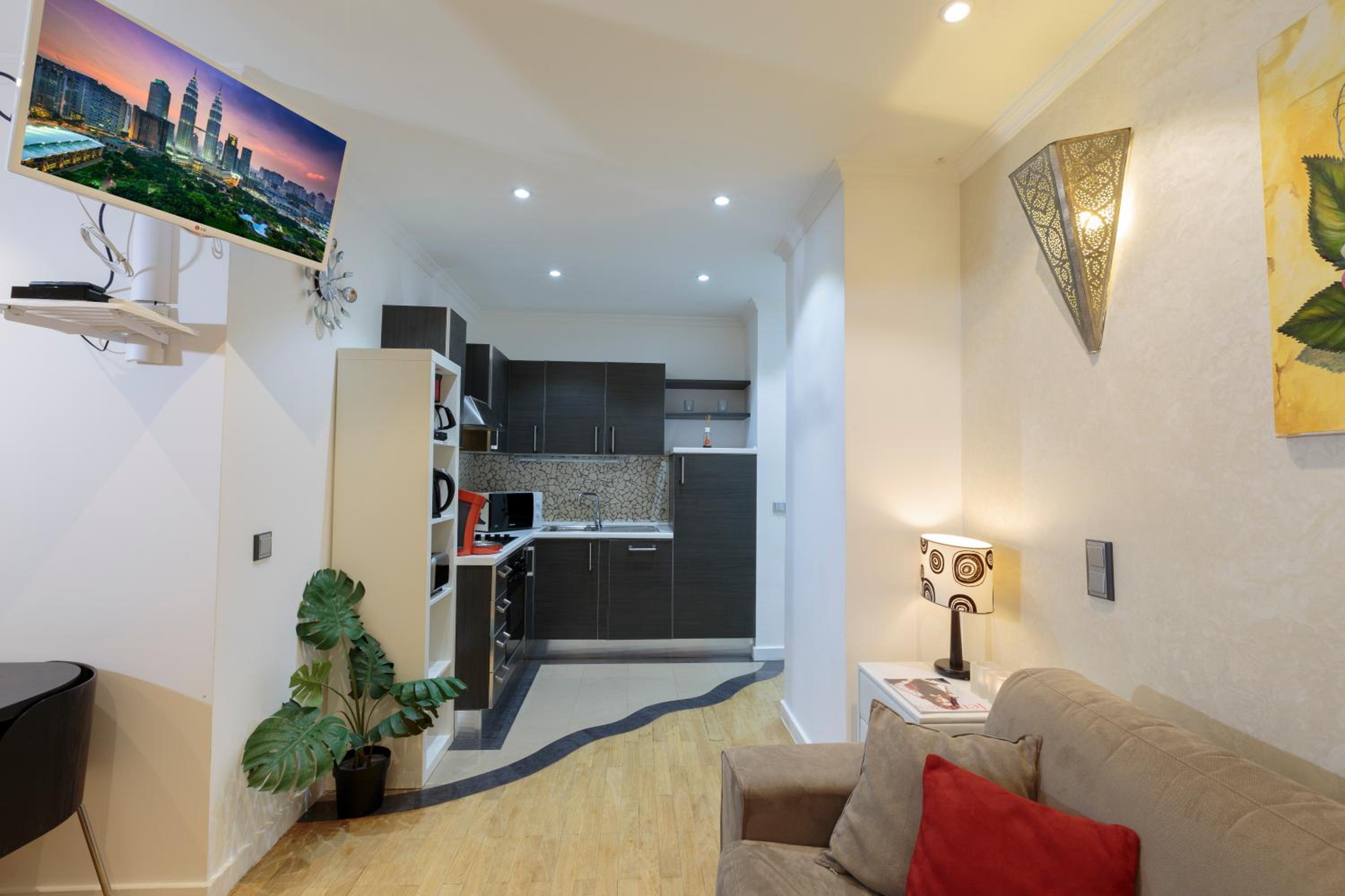 The Queen Luxury Apartments - Villa Cortina