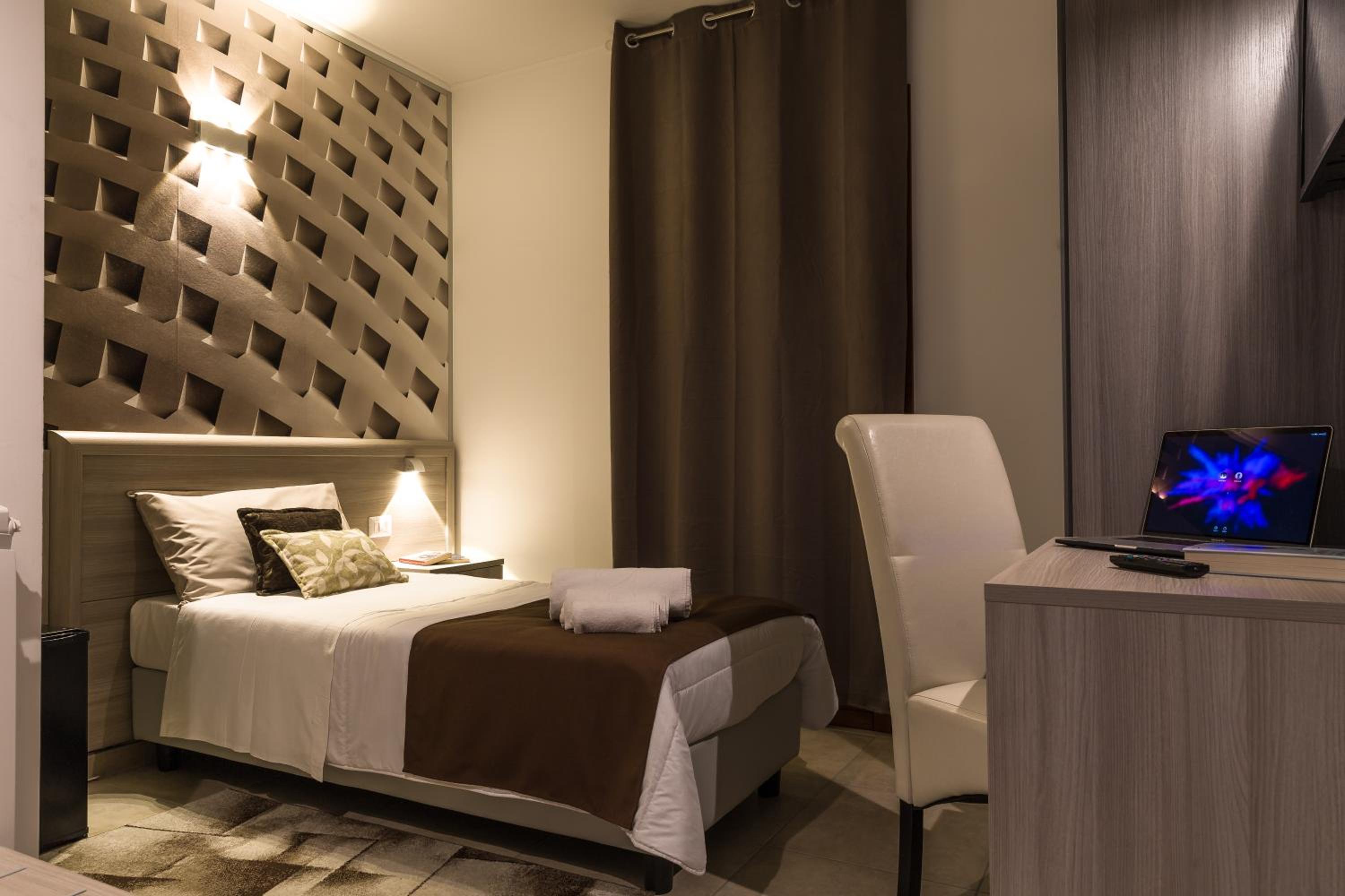 La Piazzetta Guest House
