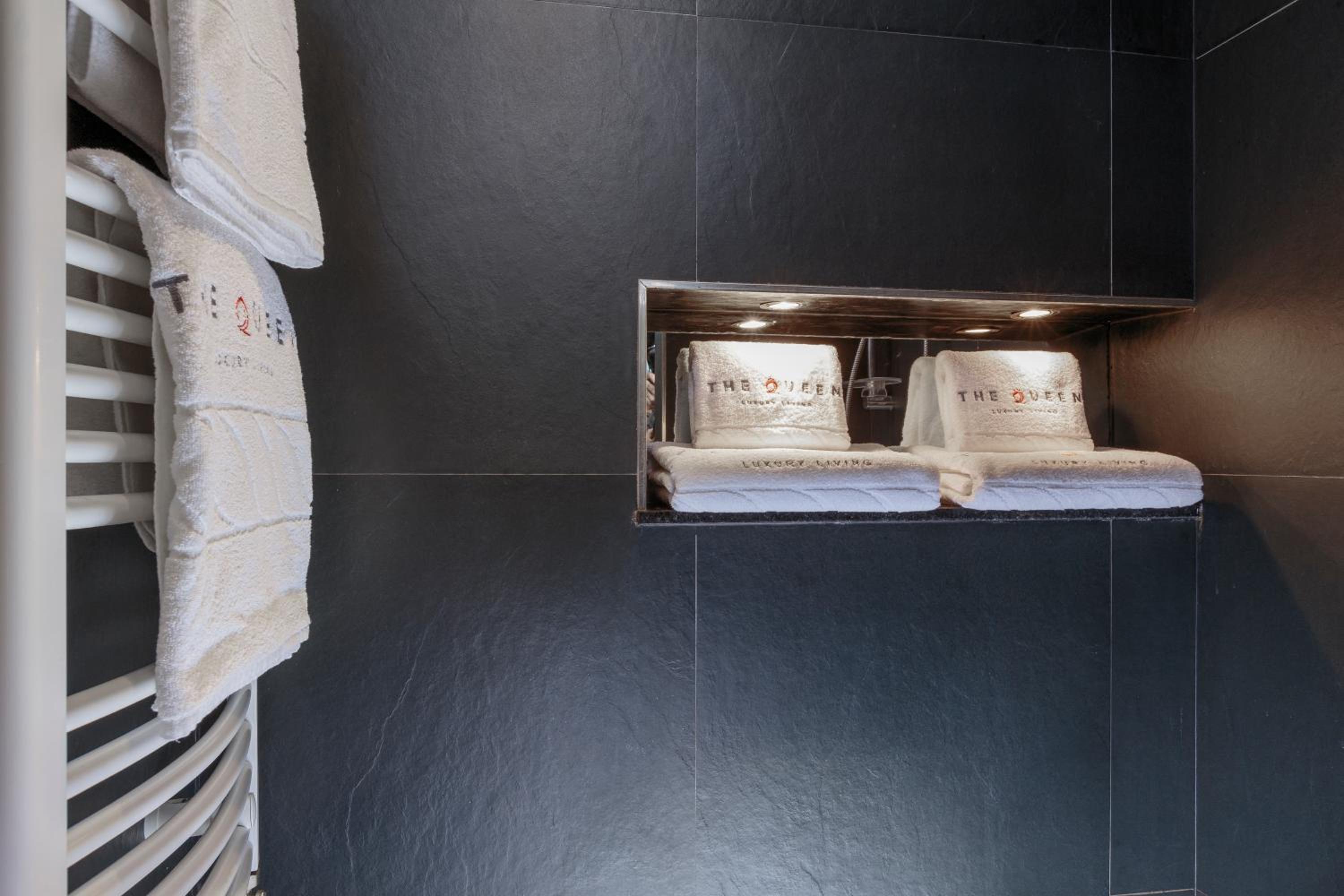 The Queen Luxury Apartments - Villa Cortina
