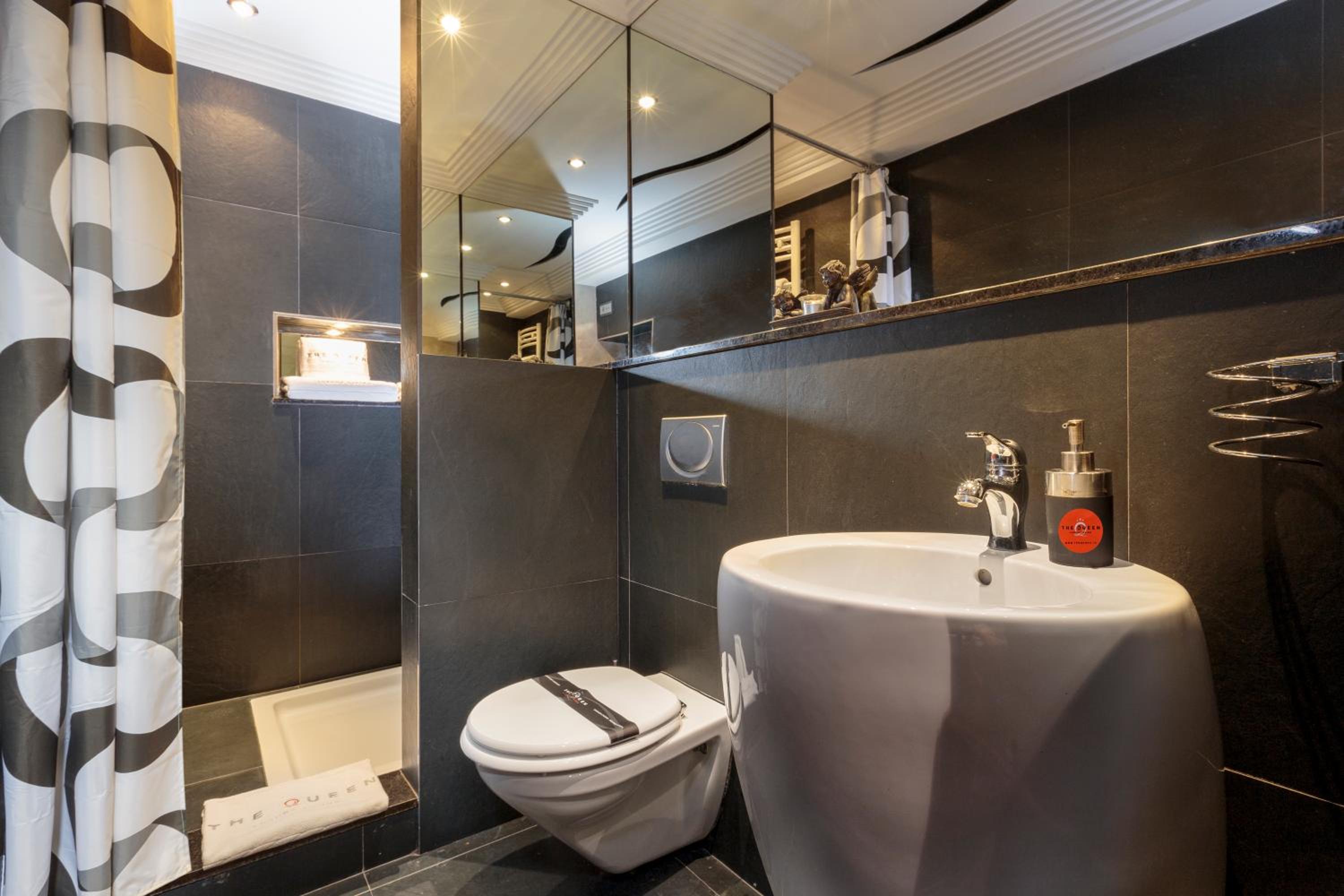 The Queen Luxury Apartments - Villa Cortina
