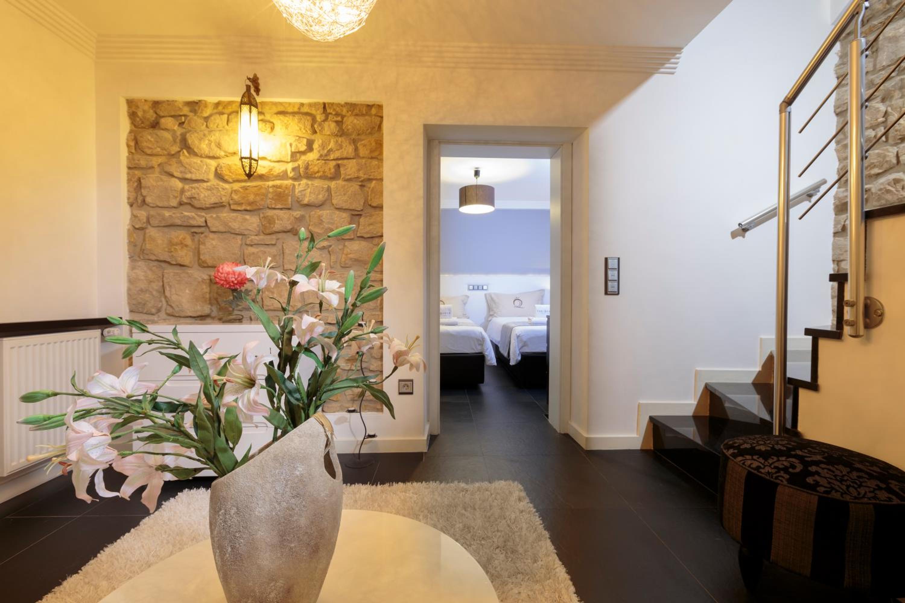 The Queen Luxury Apartments - Villa Cortina