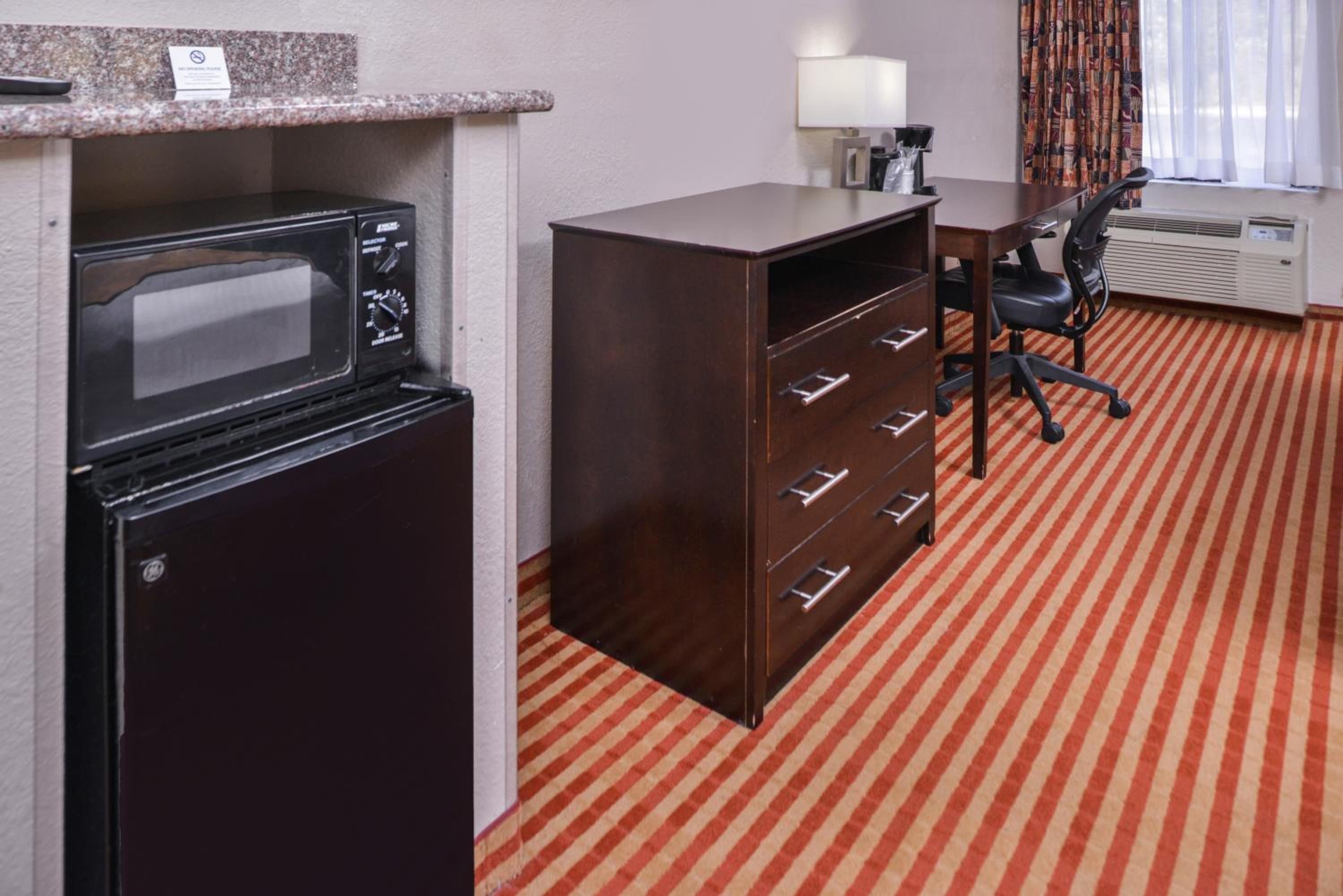 Americas Best Value Inn & Suites Bastrop