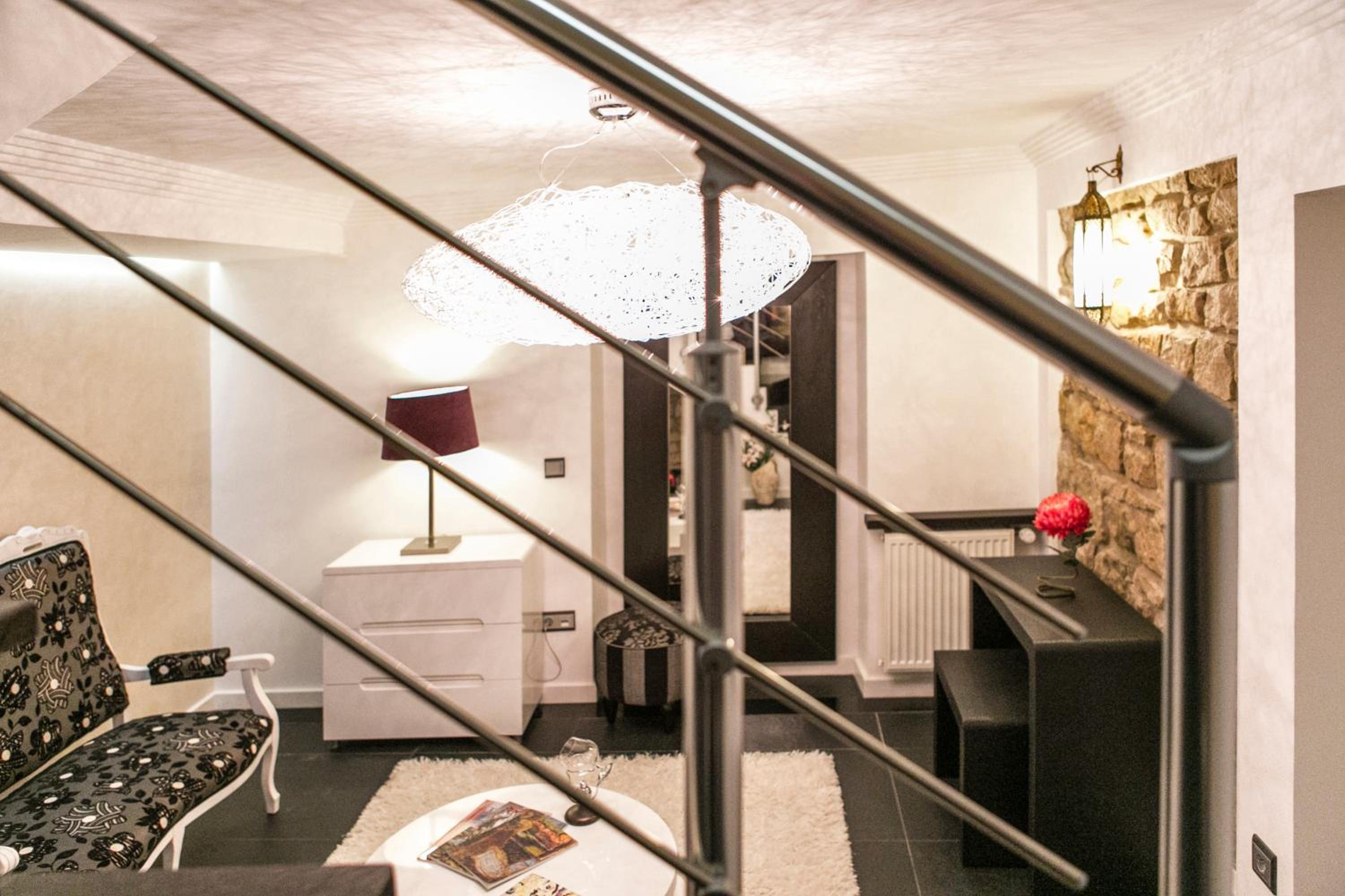 The Queen Luxury Apartments - Villa Cortina