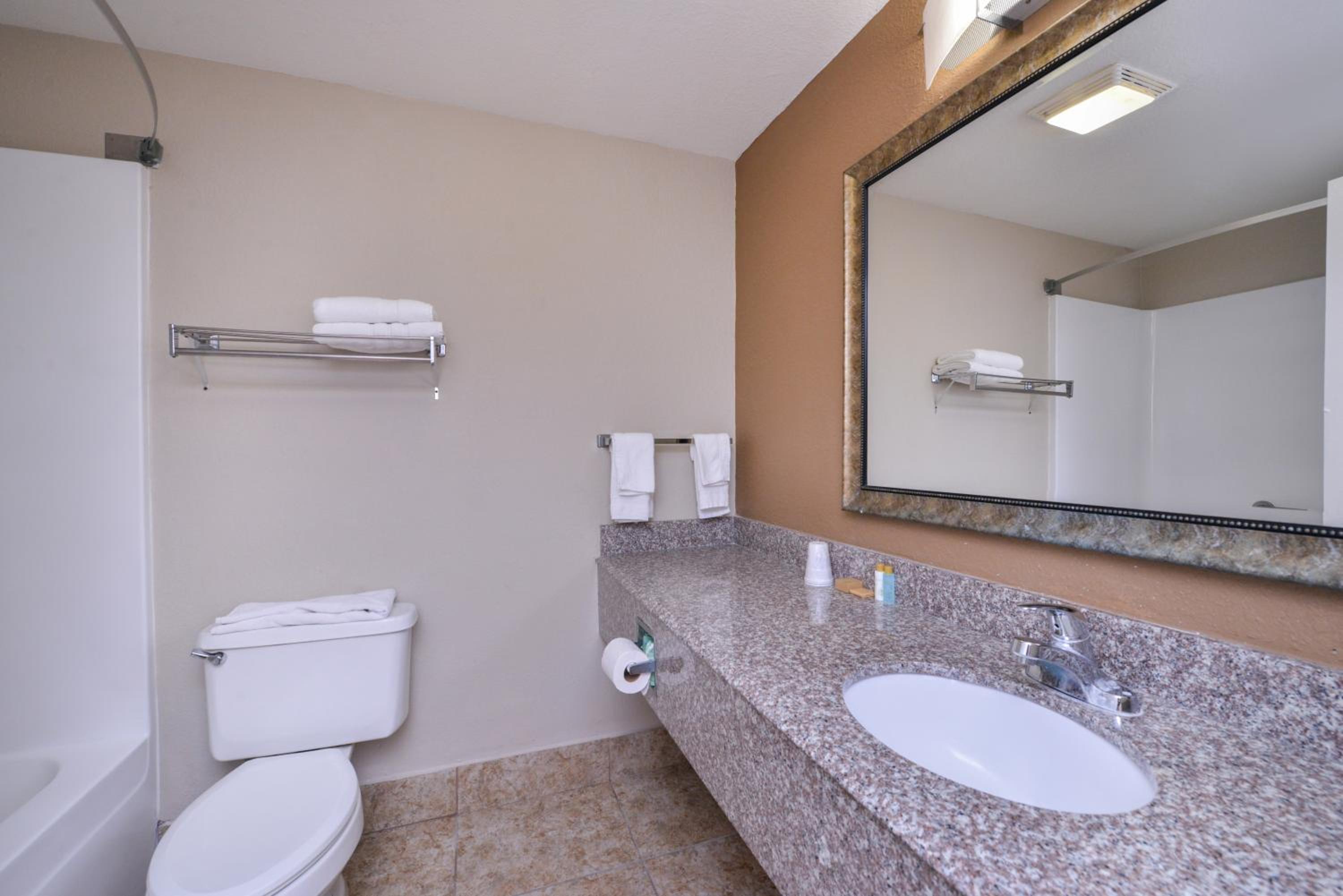 Americas Best Value Inn & Suites Bastrop