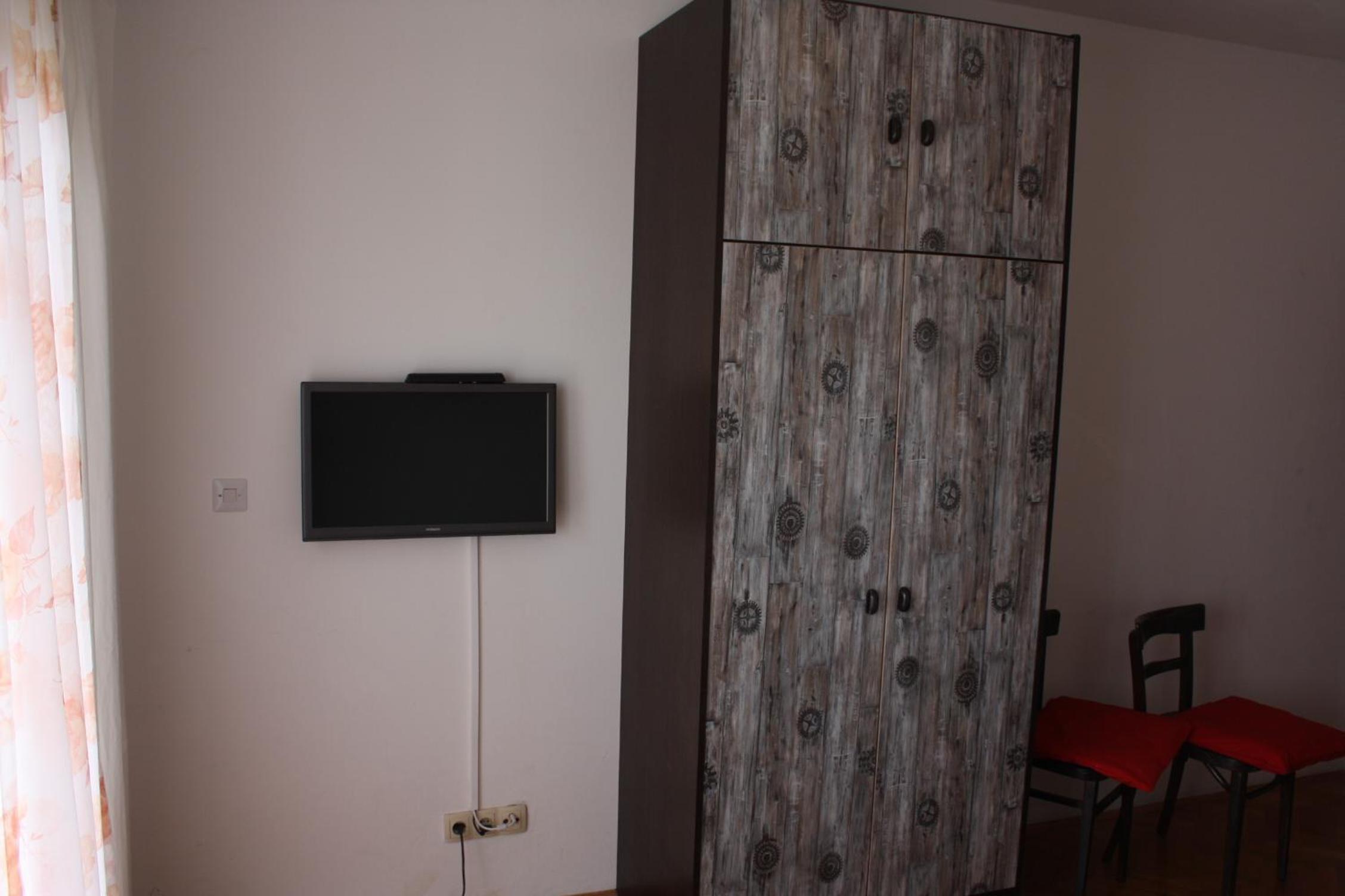 Photo 32