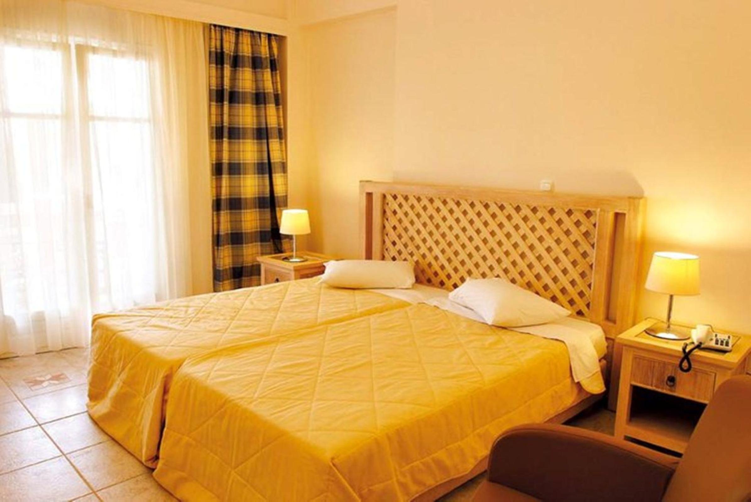 Alonissos Beach Bungalows And Suites Hotel