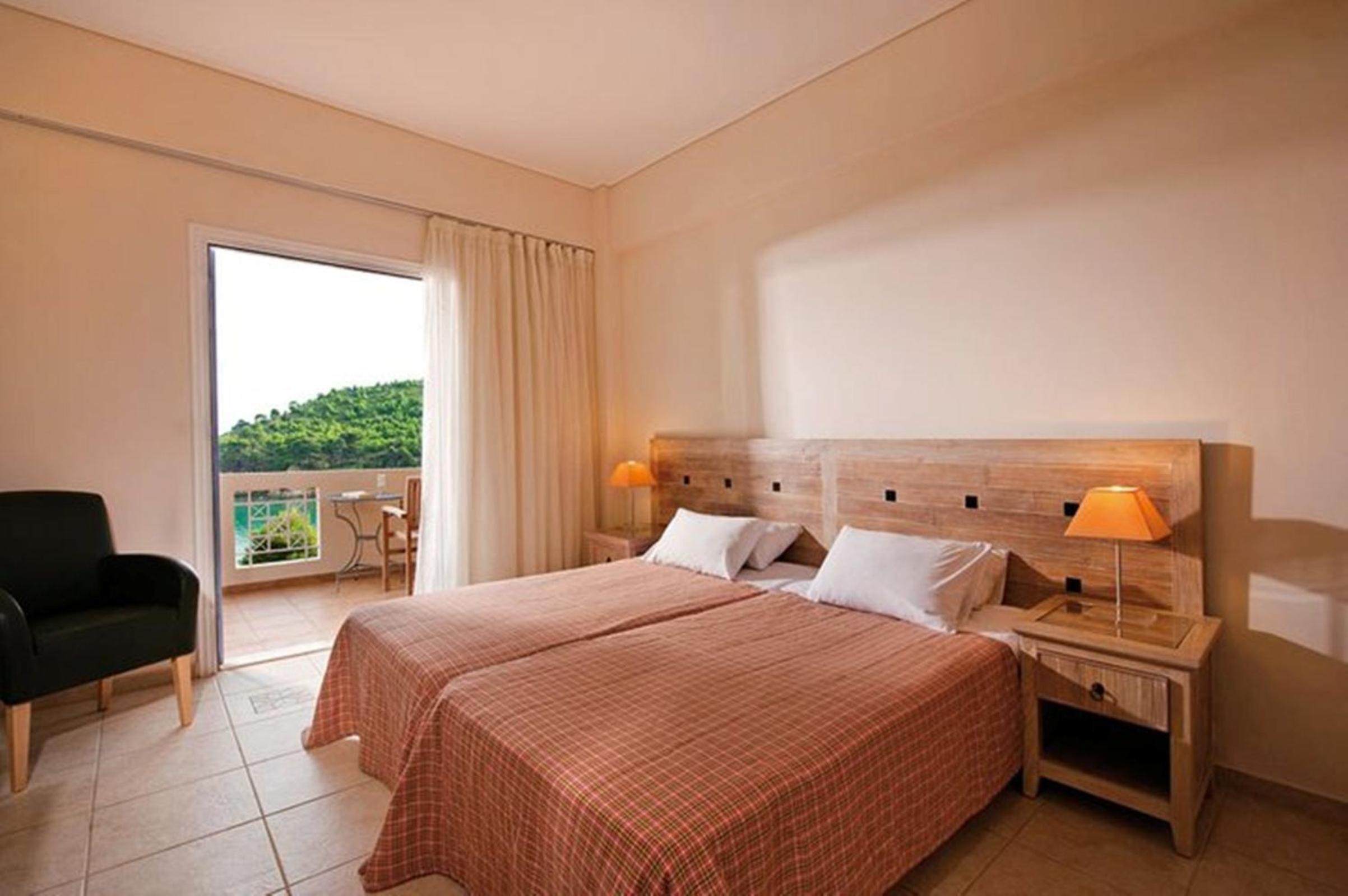 Alonissos Beach Bungalows And Suites Hotel