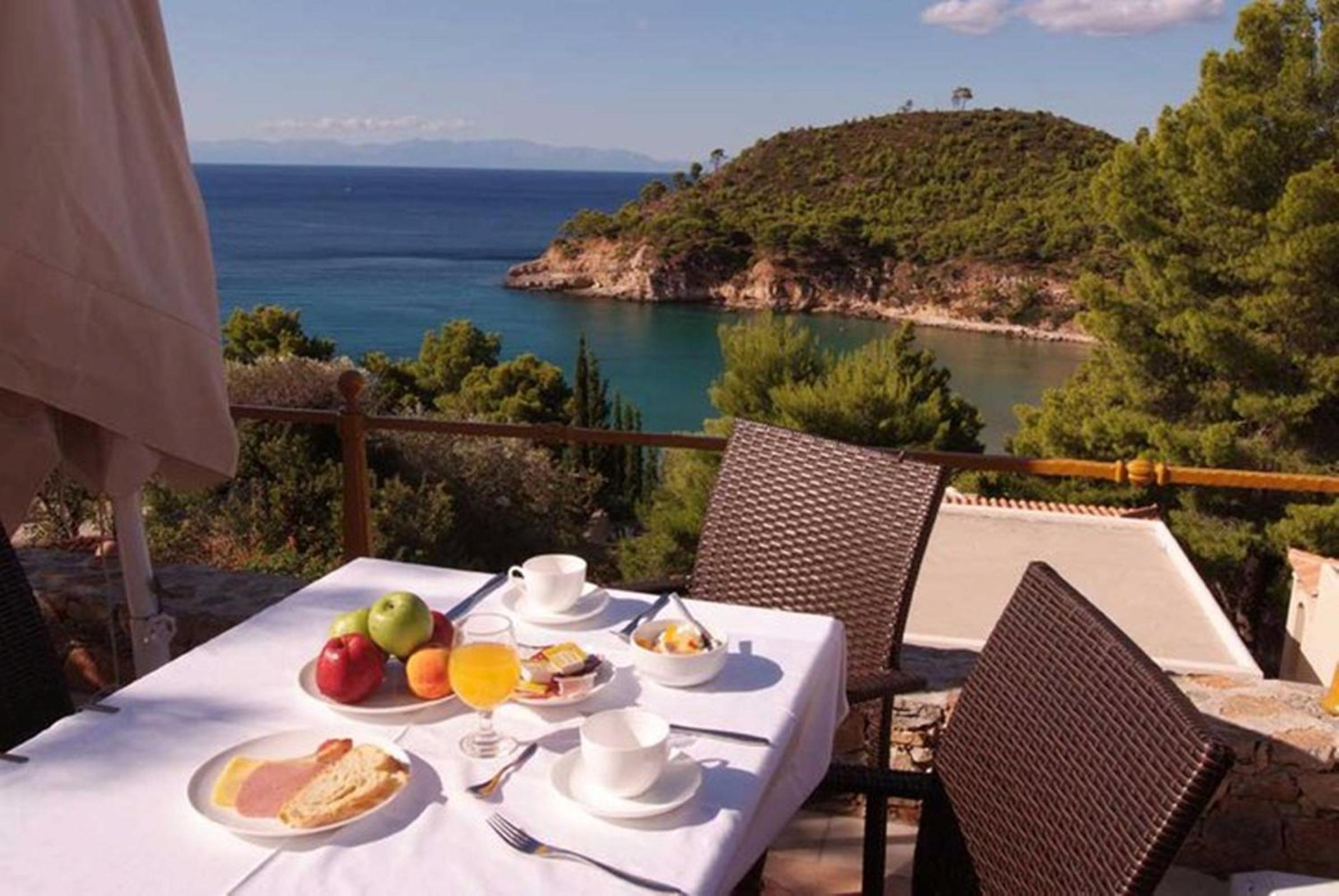 Alonissos Beach Bungalows And Suites Hotel