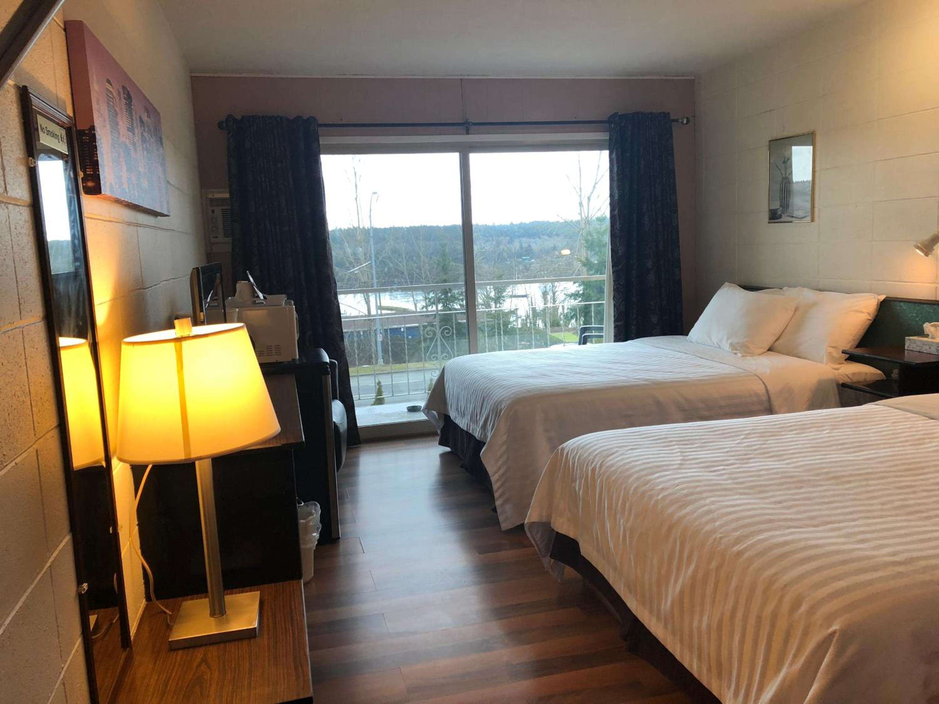 Holiday House Motel