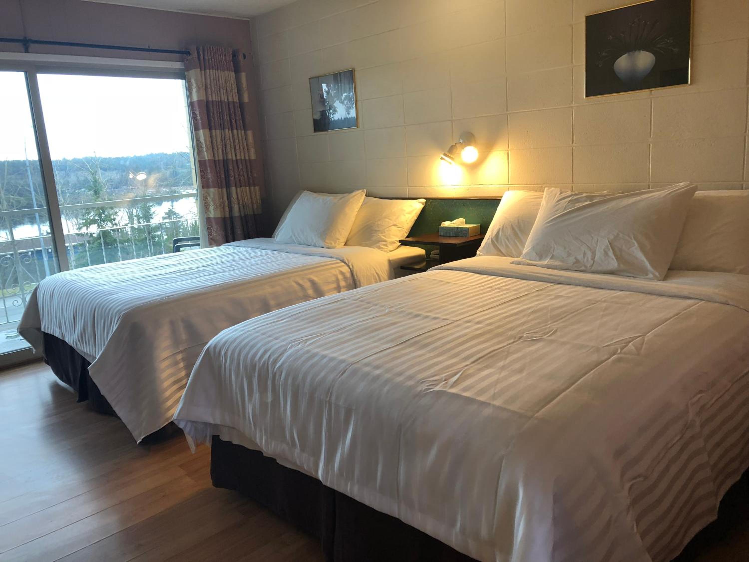 Holiday House Motel