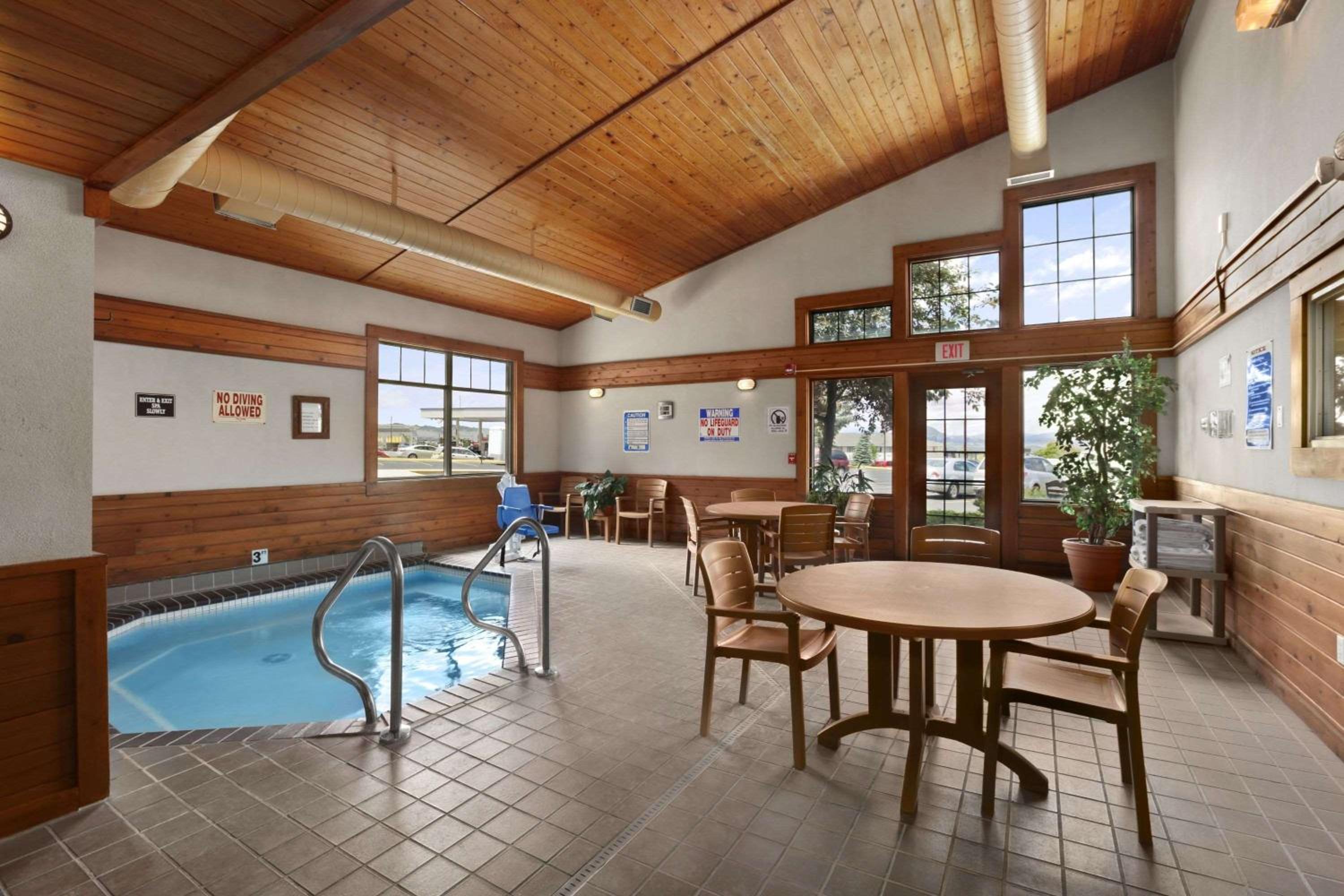 Days Inn by Wyndham Helena view 3