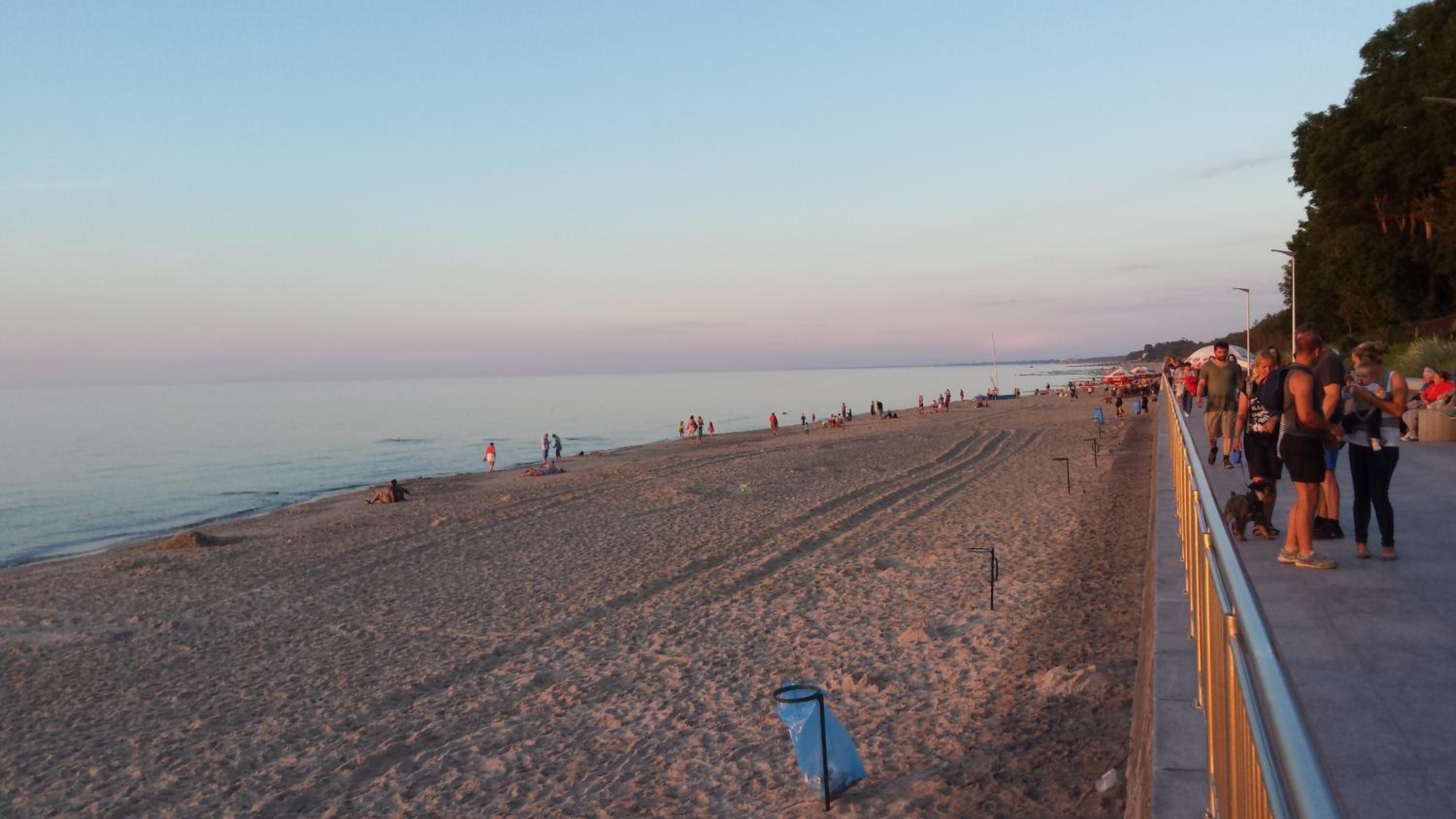 Rajska Mierzeja , SAUNA , JAKUZZI ,BASEN Z PODGRZEWANĄ WODĄ , KLIMATYZACJA-OGRZEWANIE , PLAC ZABAW , ROWERY , TARAS