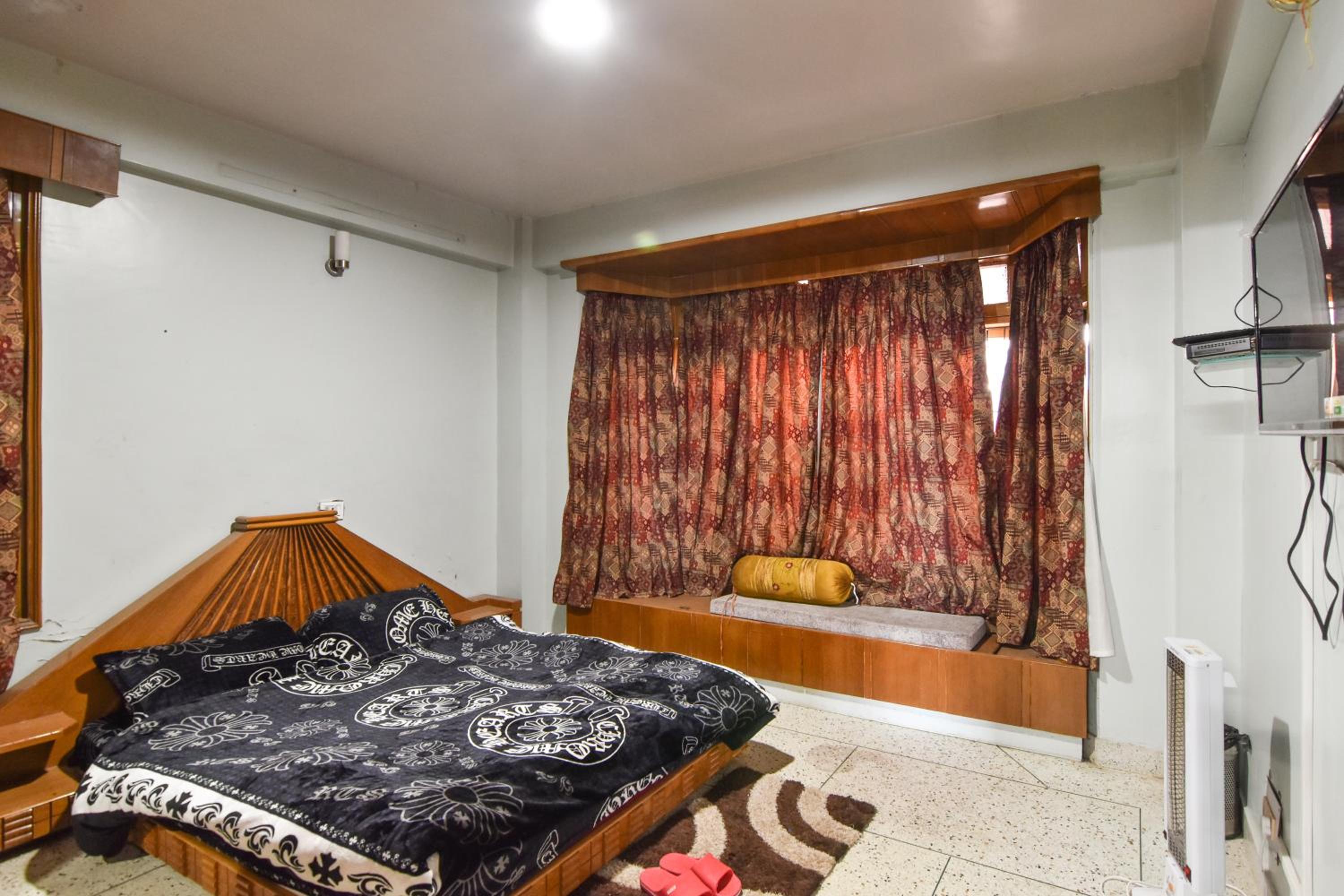 Dhanlaxmi Apartments