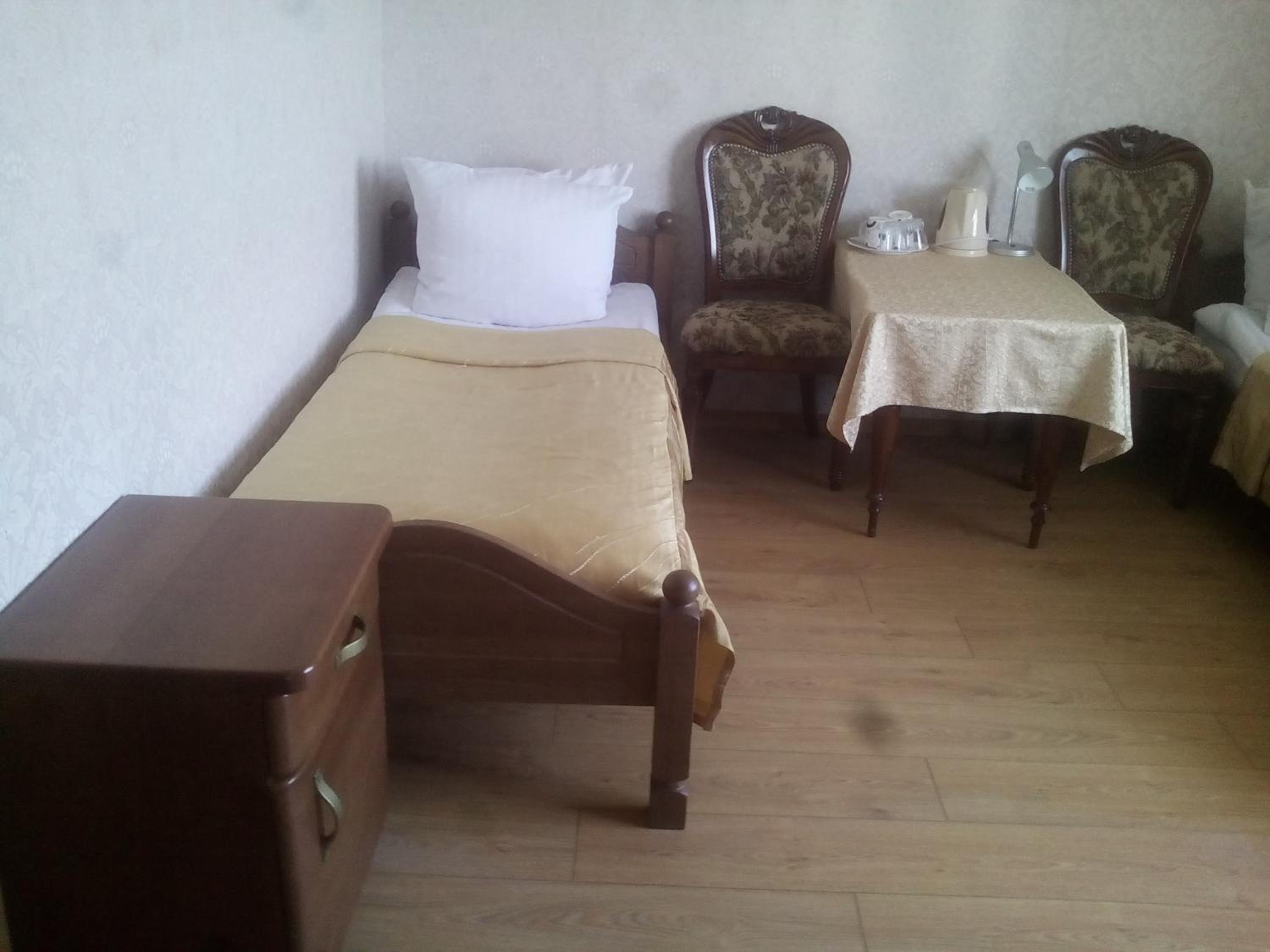 Photo 10