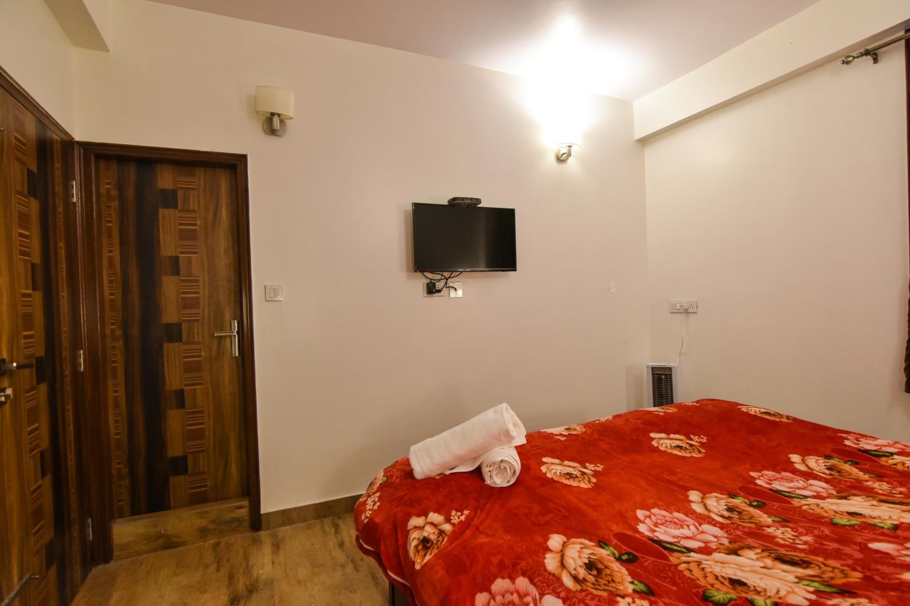 Dhanlaxmi Apartments