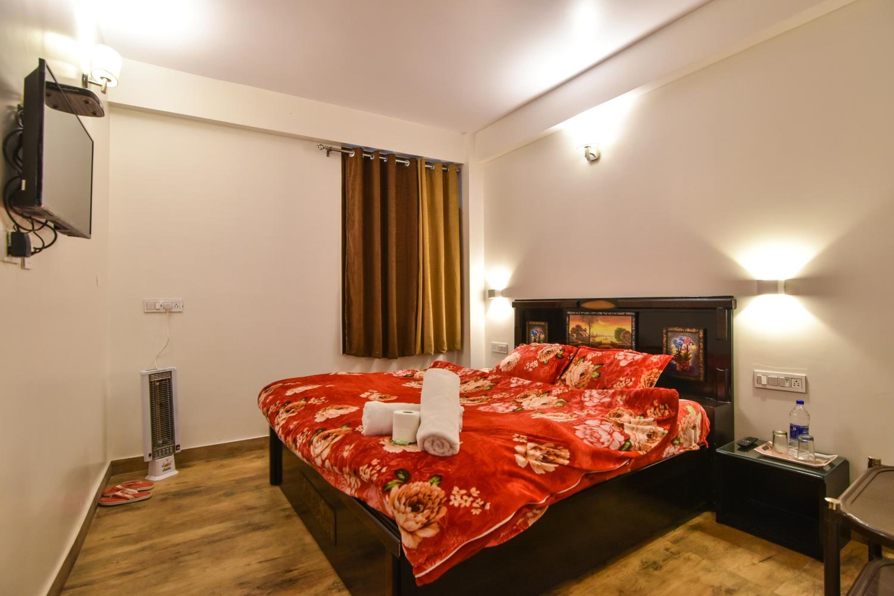 Dhanlaxmi Apartments